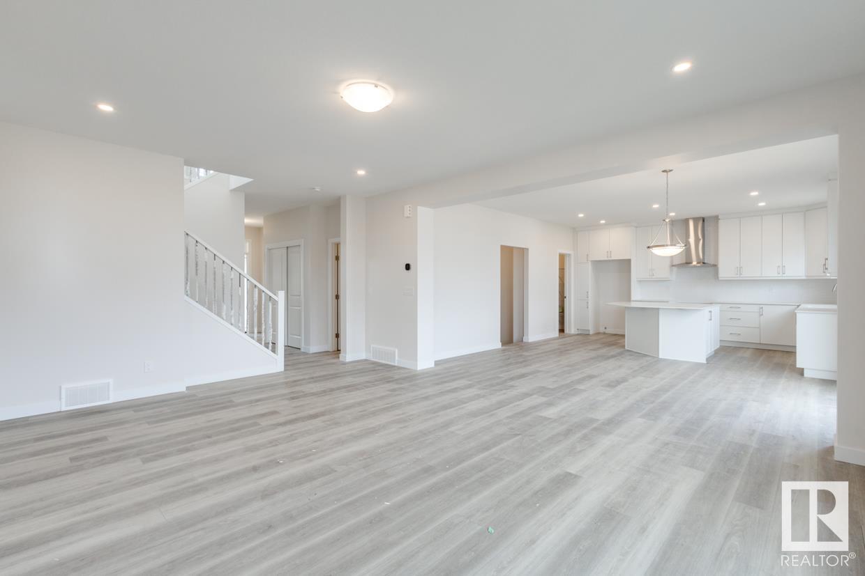      2104 208 ST NW , Edmonton,  ,T6M 2X6 ;  Listing Number: MLS E4420300