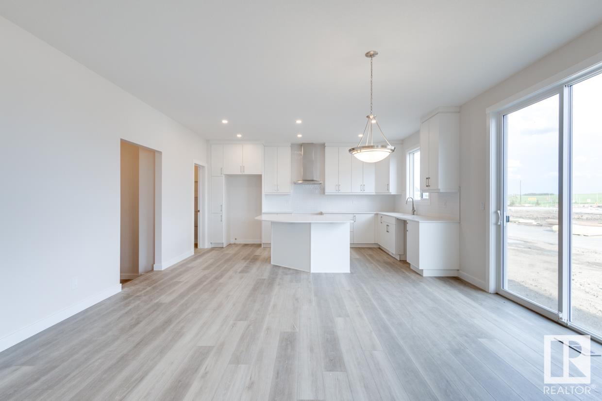      2104 208 ST NW , Edmonton,  ,T6M 2X6 ;  Listing Number: MLS E4420300