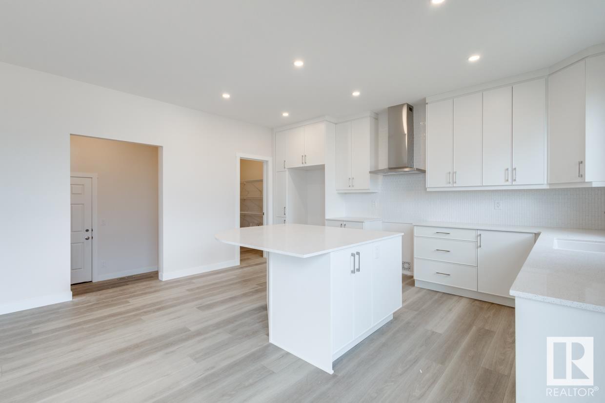      2104 208 ST NW , Edmonton,  ,T6M 2X6 ;  Listing Number: MLS E4420300
