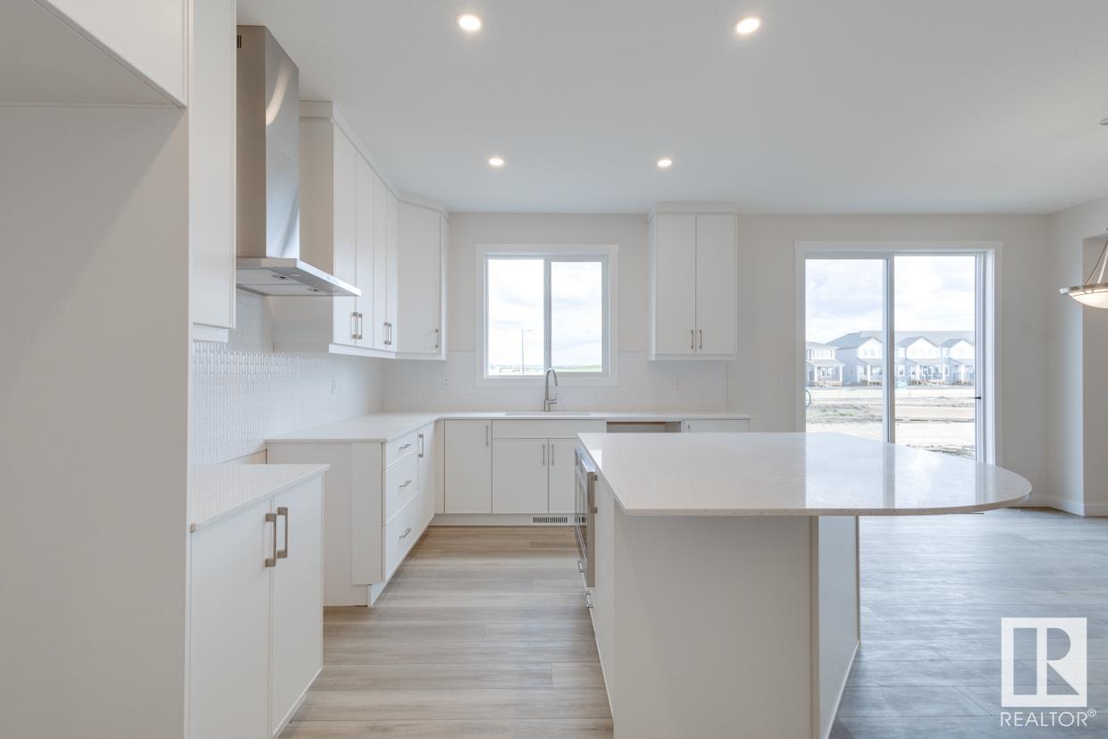     2104 208 ST NW , Edmonton,  ,T6M 2X6 ;  Listing Number: MLS E4420300