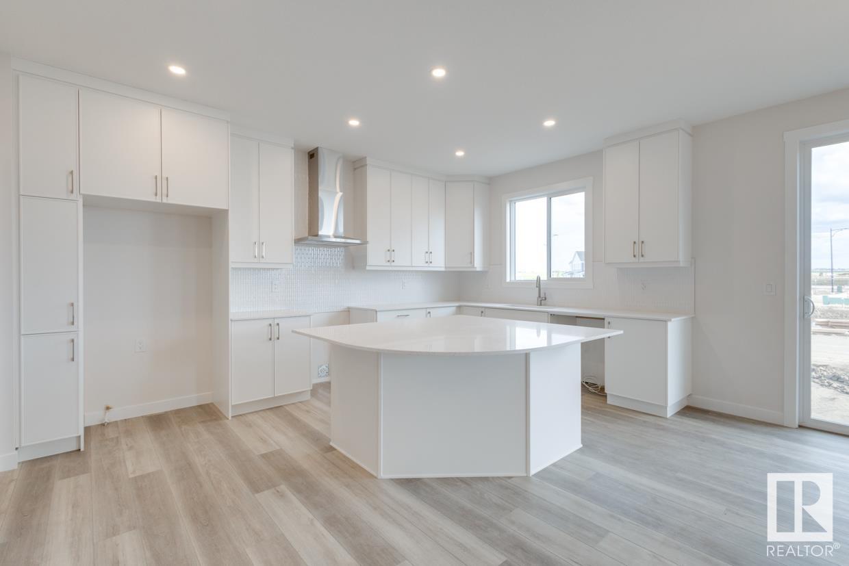      2104 208 ST NW , Edmonton,  ,T6M 2X6 ;  Listing Number: MLS E4420300