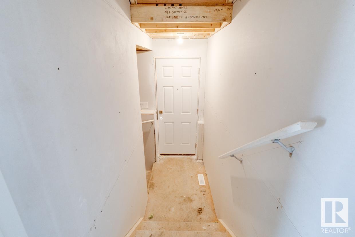      2104 208 ST NW , Edmonton,  ,T6M 2X6 ;  Listing Number: MLS E4420300