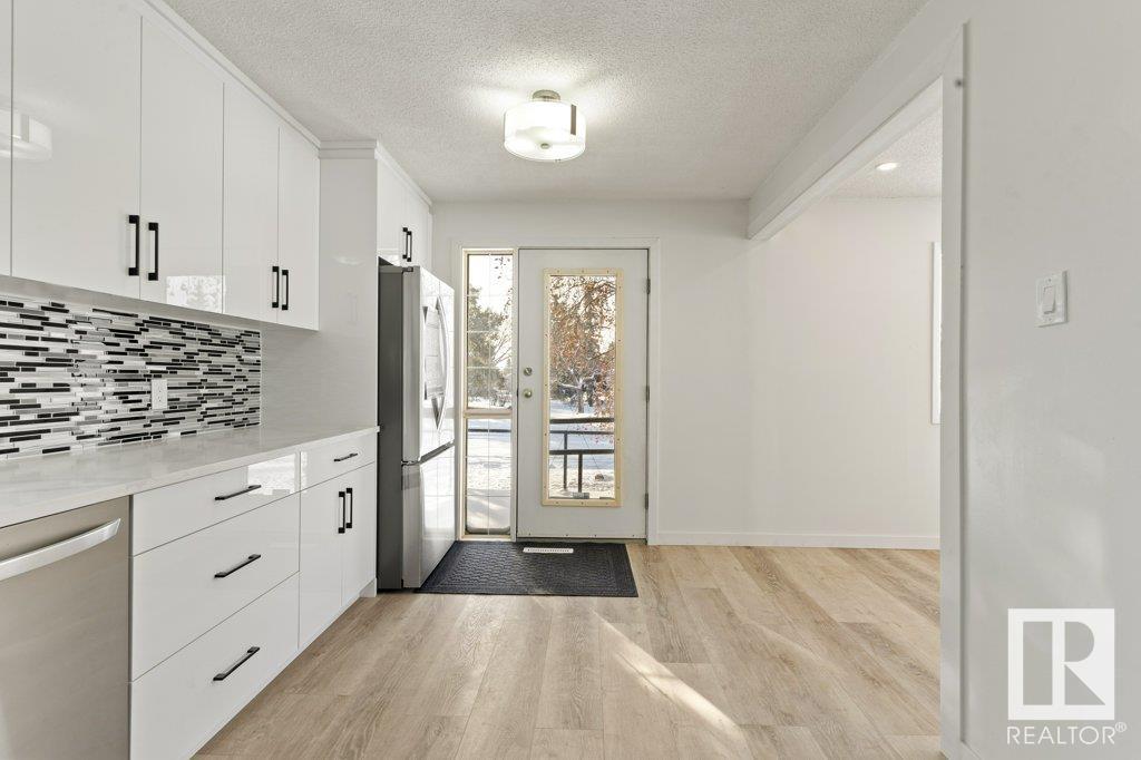      13529 69 ST NW NW , Edmonton,  ,T5C 0H7 ;  Listing Number: MLS E4420303
