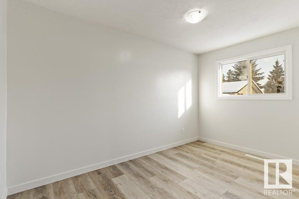      13529 69 ST NW NW , Edmonton,  ,T5C 0H7 ;  Listing Number: MLS E4420303