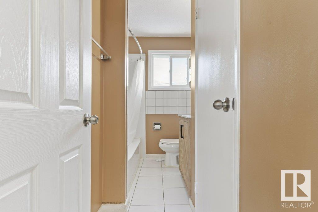      13529 69 ST NW NW , Edmonton,  ,T5C 0H7 ;  Listing Number: MLS E4420303