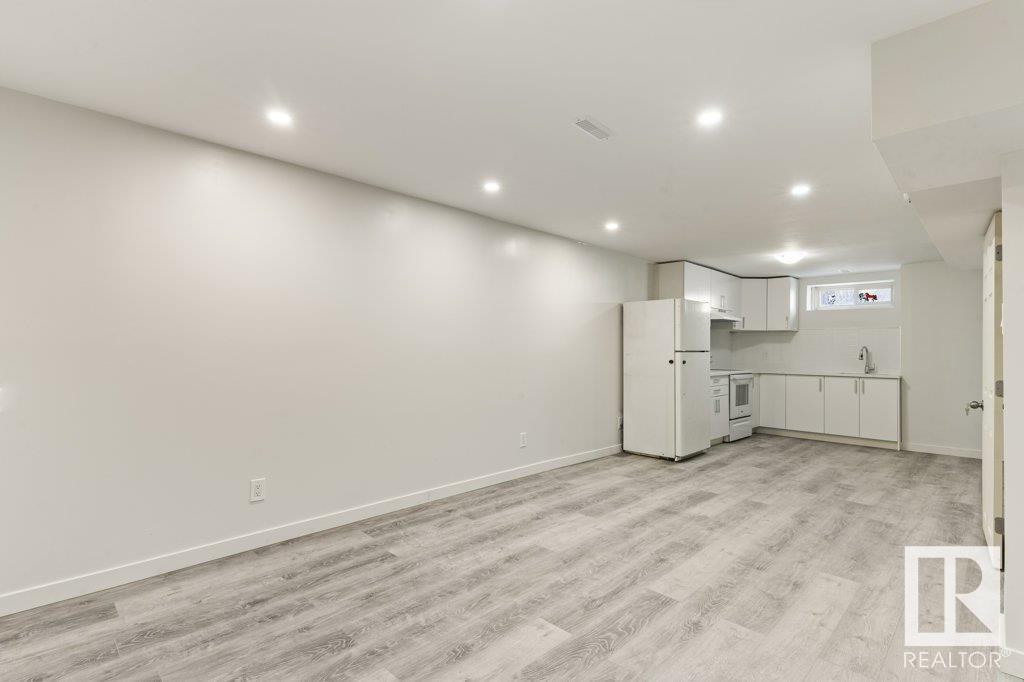      13529 69 ST NW NW , Edmonton,  ,T5C 0H7 ;  Listing Number: MLS E4420303