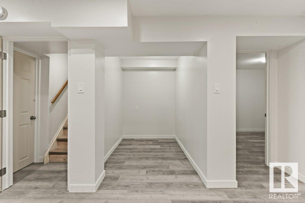      13529 69 ST NW NW , Edmonton,  ,T5C 0H7 ;  Listing Number: MLS E4420303