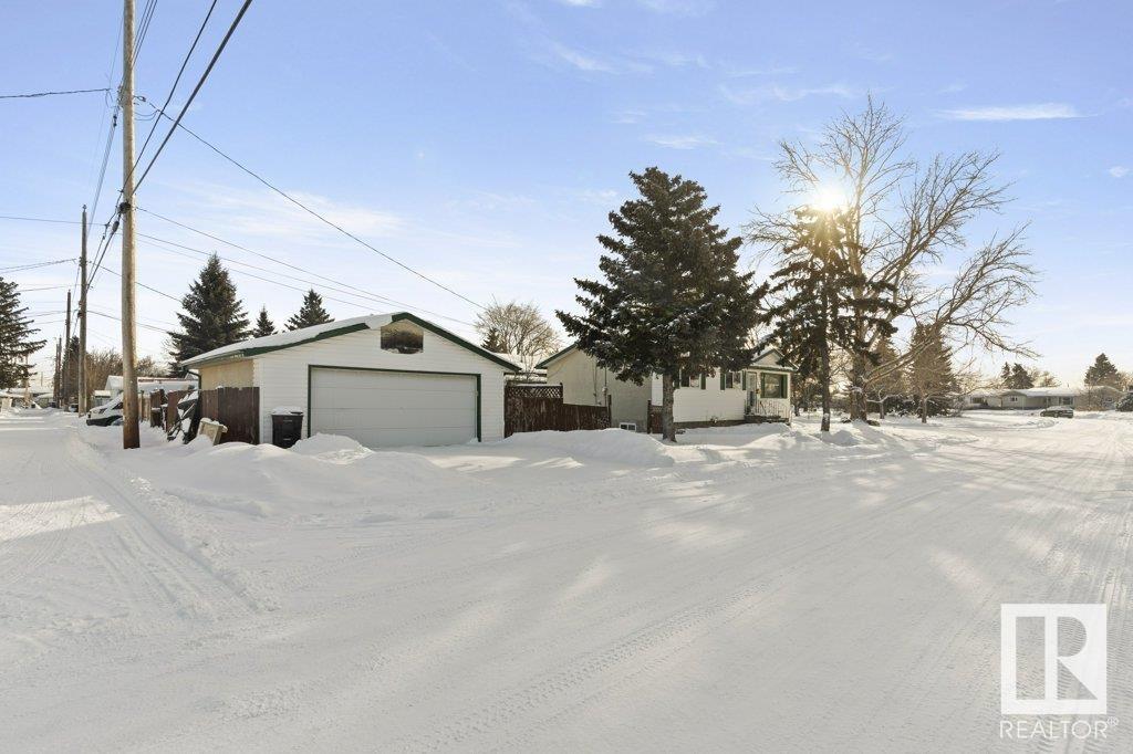      13529 69 ST NW NW , Edmonton,  ,T5C 0H7 ;  Listing Number: MLS E4420303