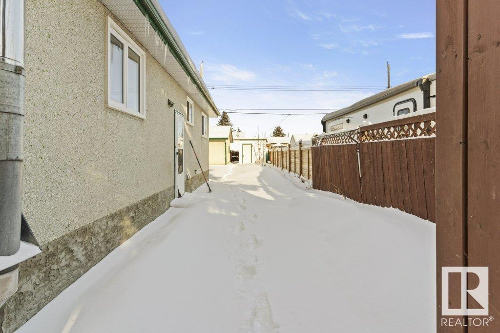      13529 69 ST NW NW , Edmonton,  ,T5C 0H7 ;  Listing Number: MLS E4420303
