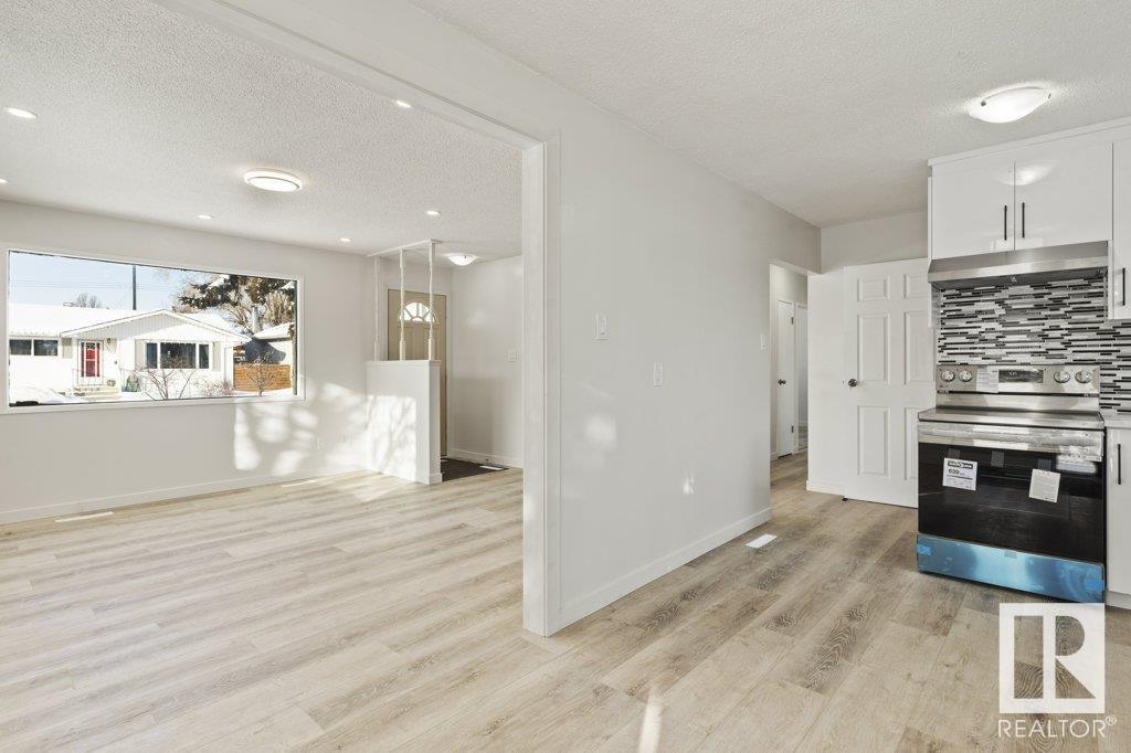      13529 69 ST NW NW , Edmonton,  ,T5C 0H7 ;  Listing Number: MLS E4420303