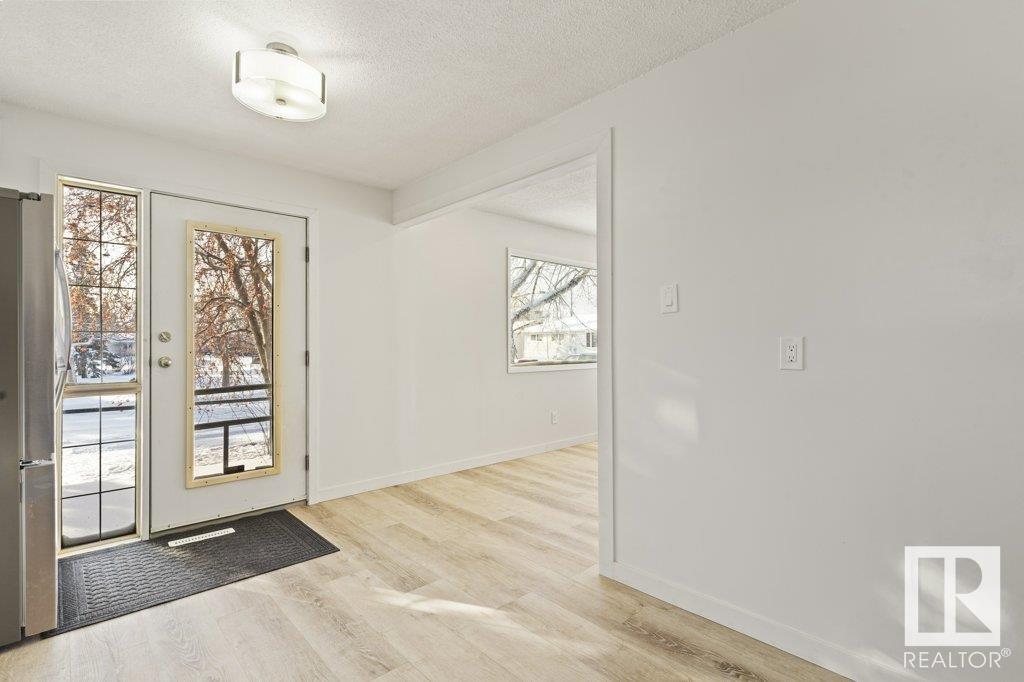      13529 69 ST NW NW , Edmonton,  ,T5C 0H7 ;  Listing Number: MLS E4420303