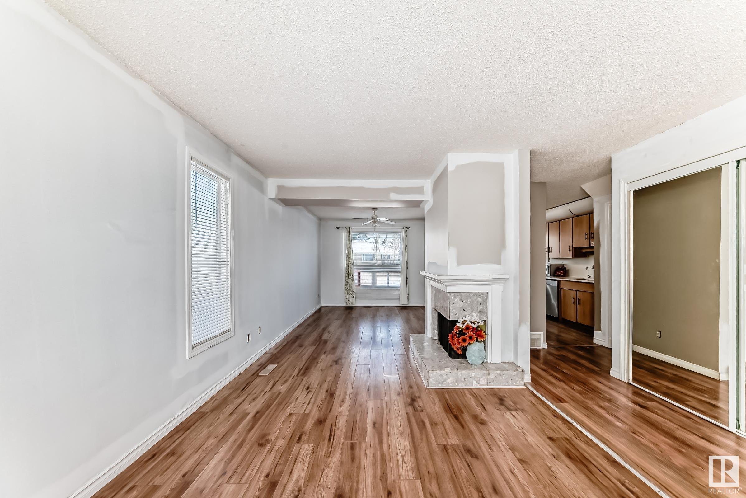     #31 1651 46 ST NW , Edmonton,  ,T6L 5H2 ;  Listing Number: MLS E4420307