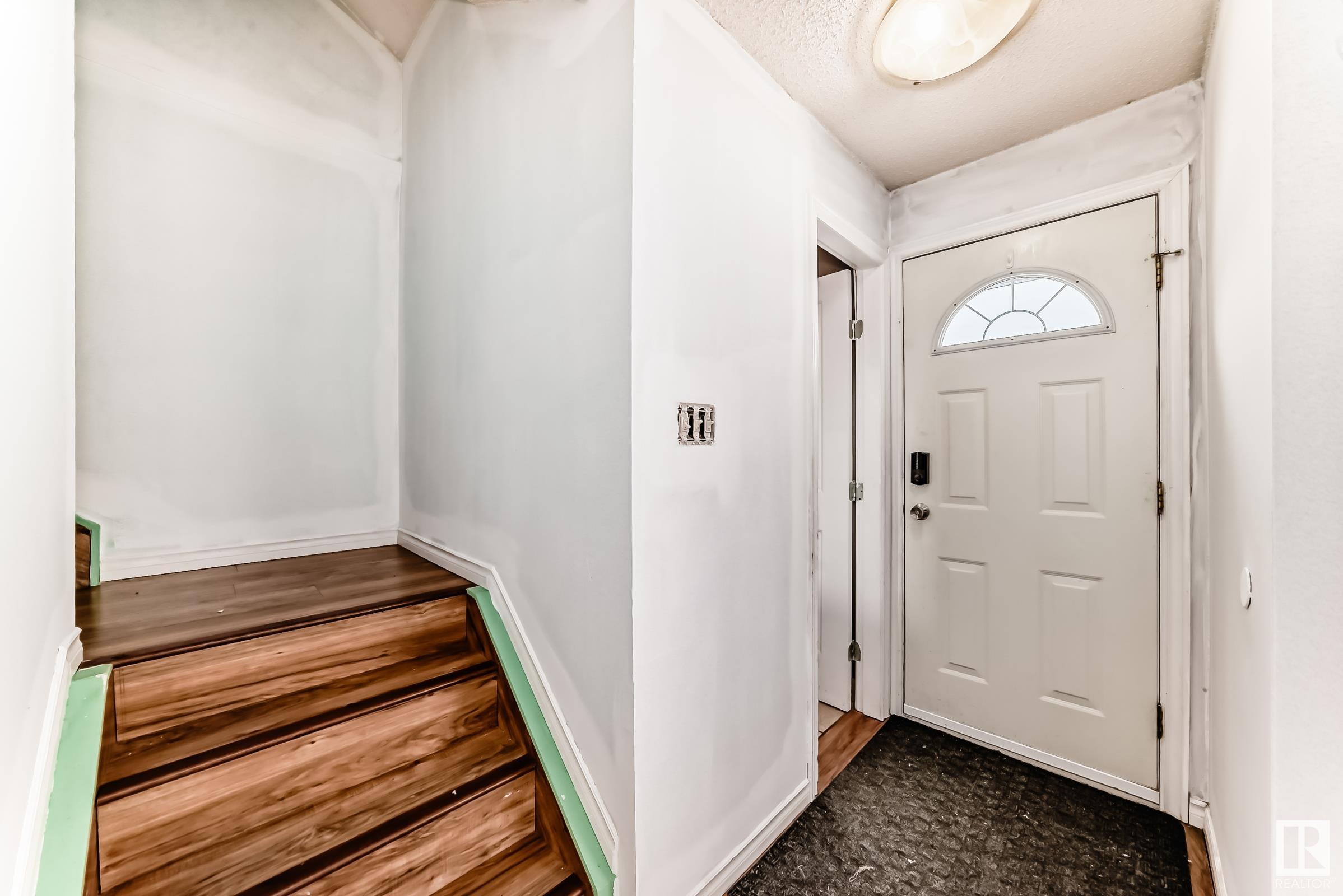      #31 1651 46 ST NW , Edmonton,  ,T6L 5H2 ;  Listing Number: MLS E4420307