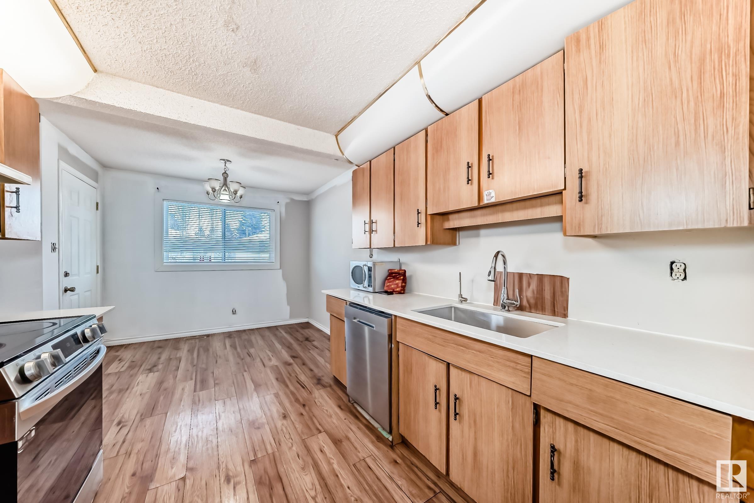     #31 1651 46 ST NW , Edmonton,  ,T6L 5H2 ;  Listing Number: MLS E4420307