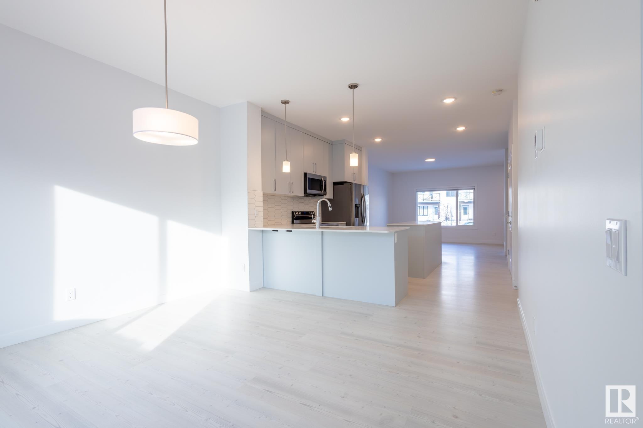      19247 27 AV NW , Edmonton,  ,T6M 2N6 ;  Listing Number: MLS E4420309