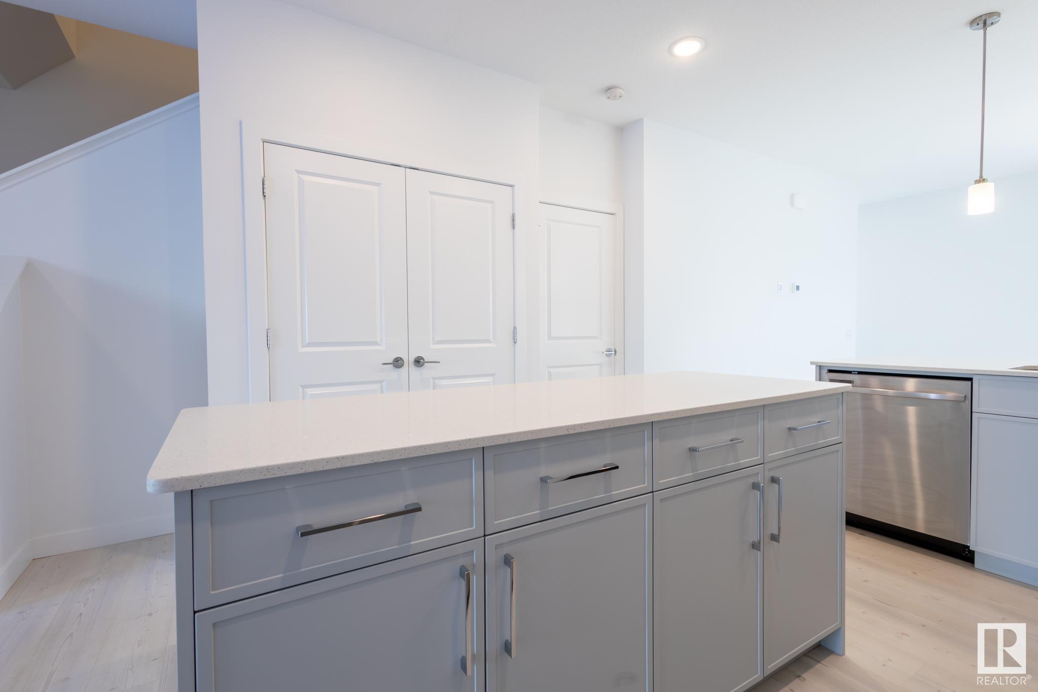      19247 27 AV NW , Edmonton,  ,T6M 2N6 ;  Listing Number: MLS E4420309