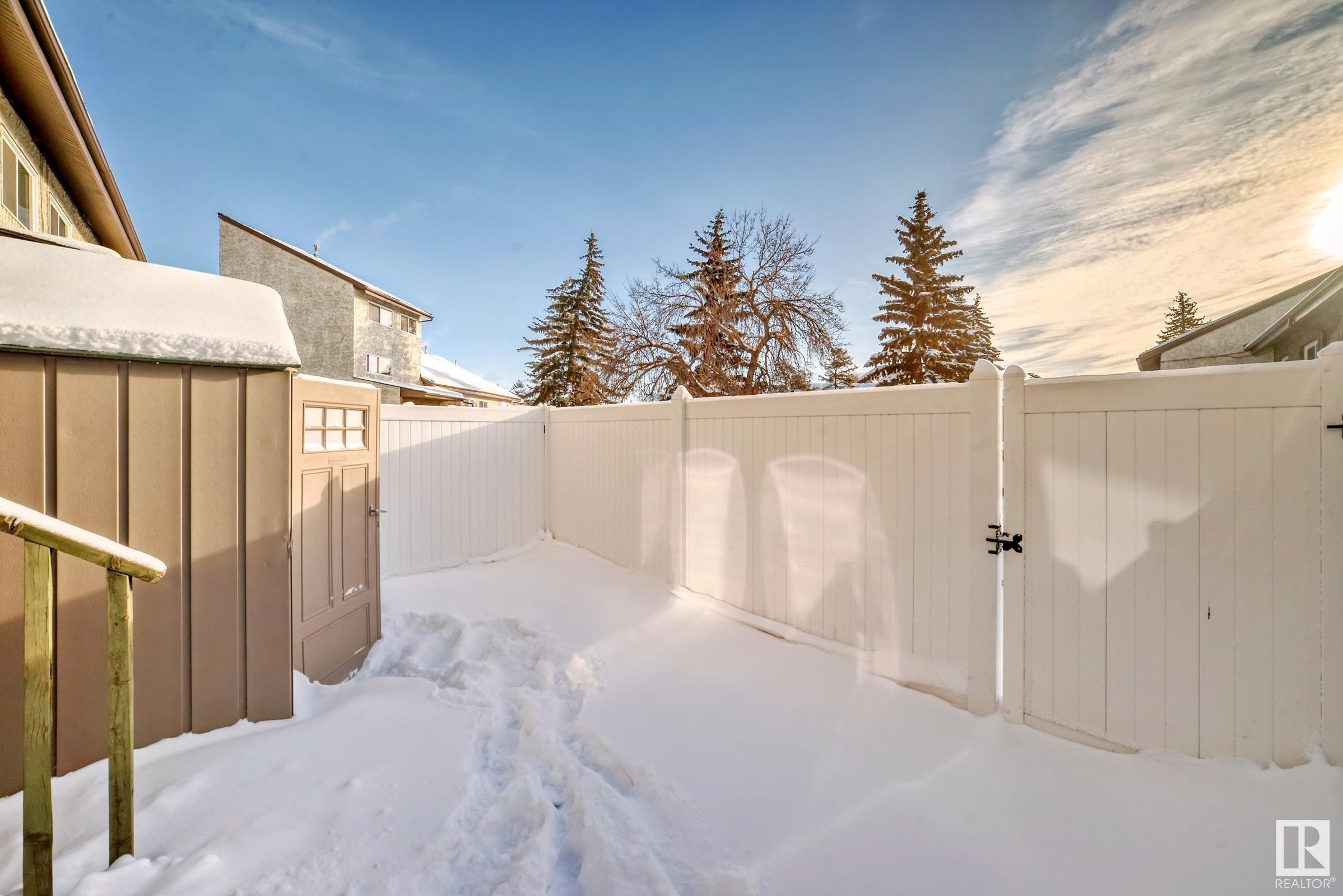      10D MEADOWLARK VG NW , Edmonton,  ,T5R 5X3 ;  Listing Number: MLS E4420316