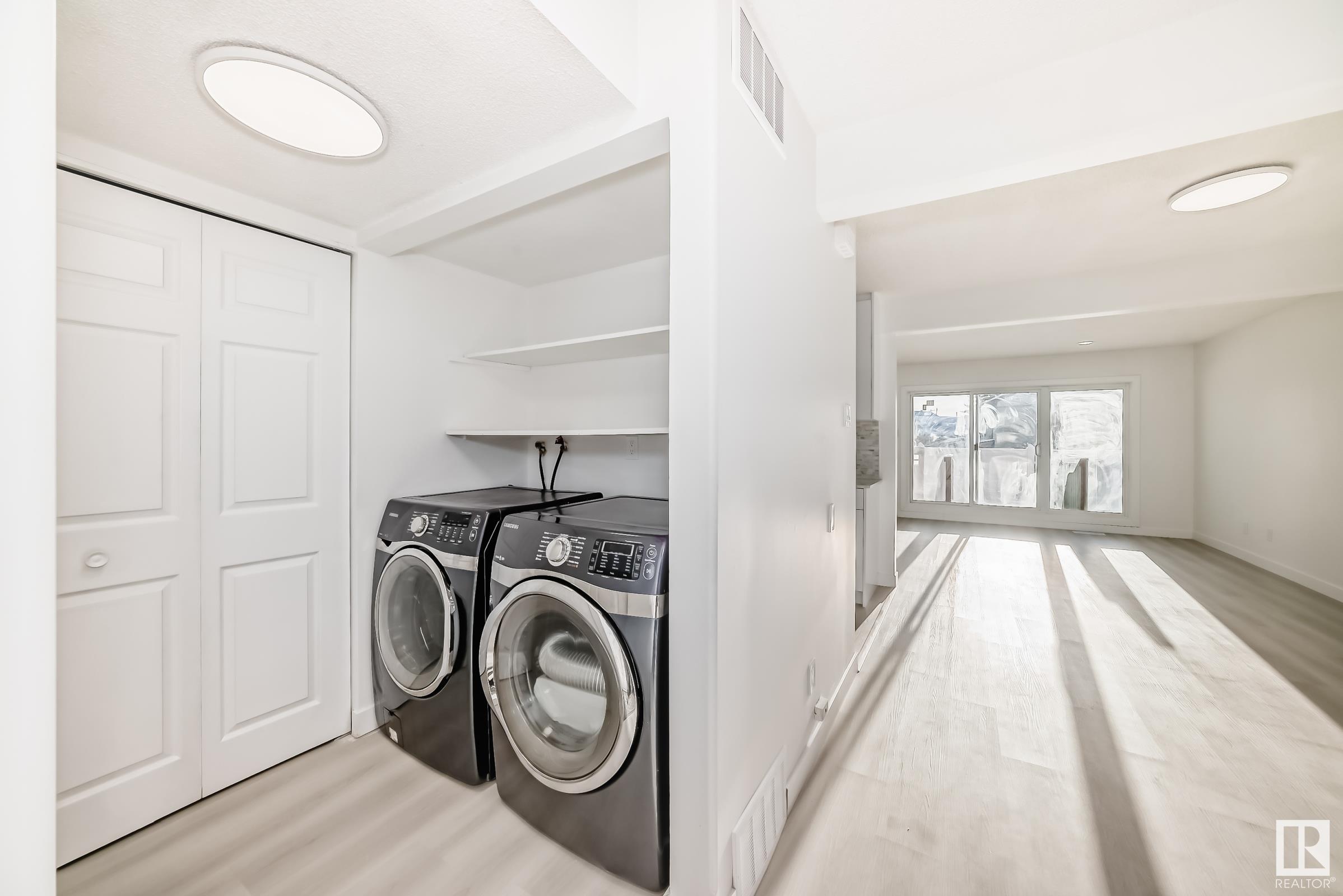      10D MEADOWLARK VG NW , Edmonton,  ,T5R 5X3 ;  Listing Number: MLS E4420316