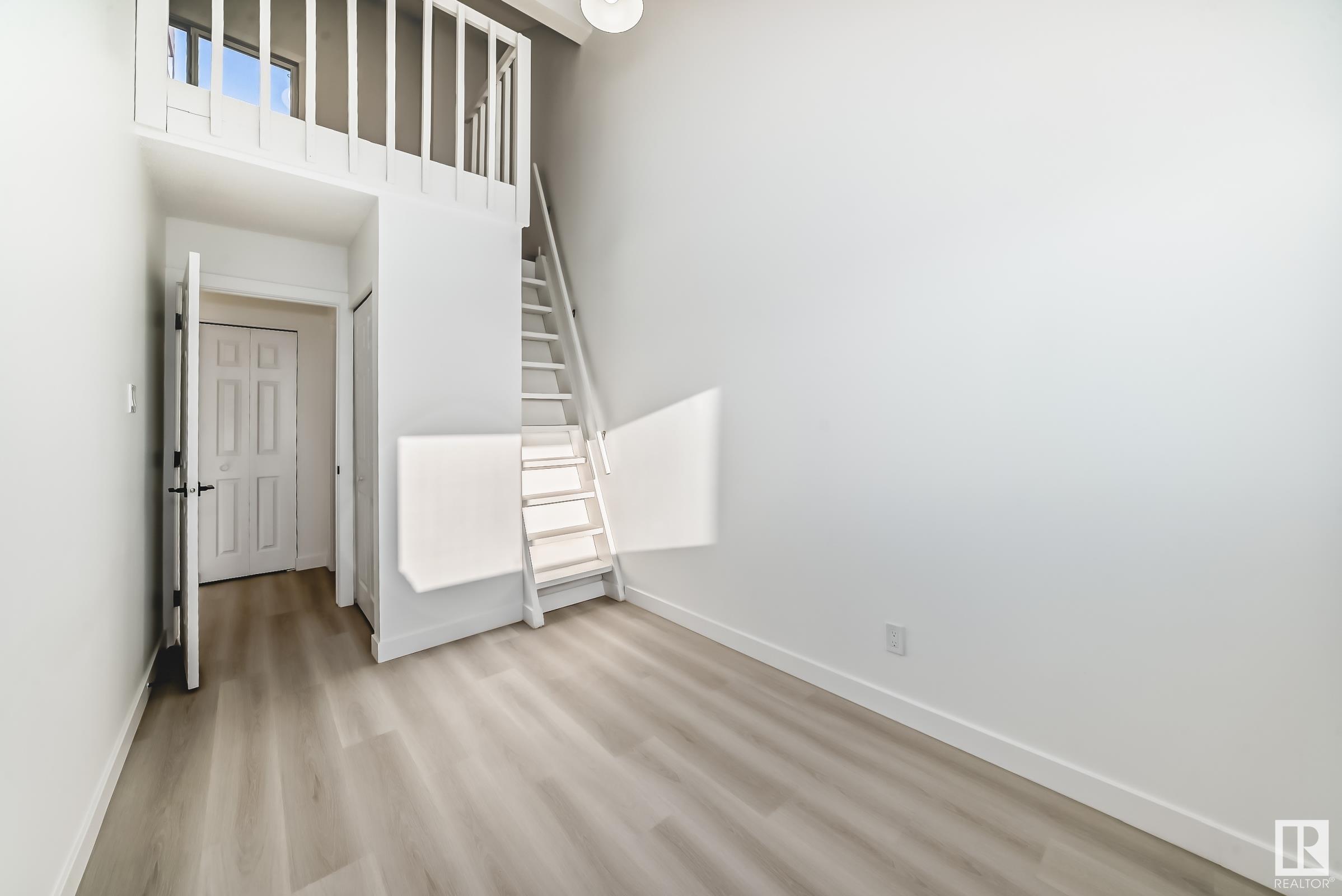      10D MEADOWLARK VG NW , Edmonton,  ,T5R 5X3 ;  Listing Number: MLS E4420316