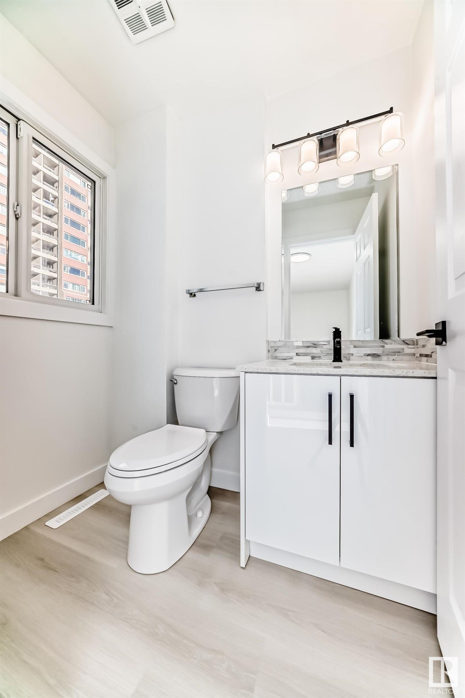      10D MEADOWLARK VG NW , Edmonton,  ,T5R 5X3 ;  Listing Number: MLS E4420316