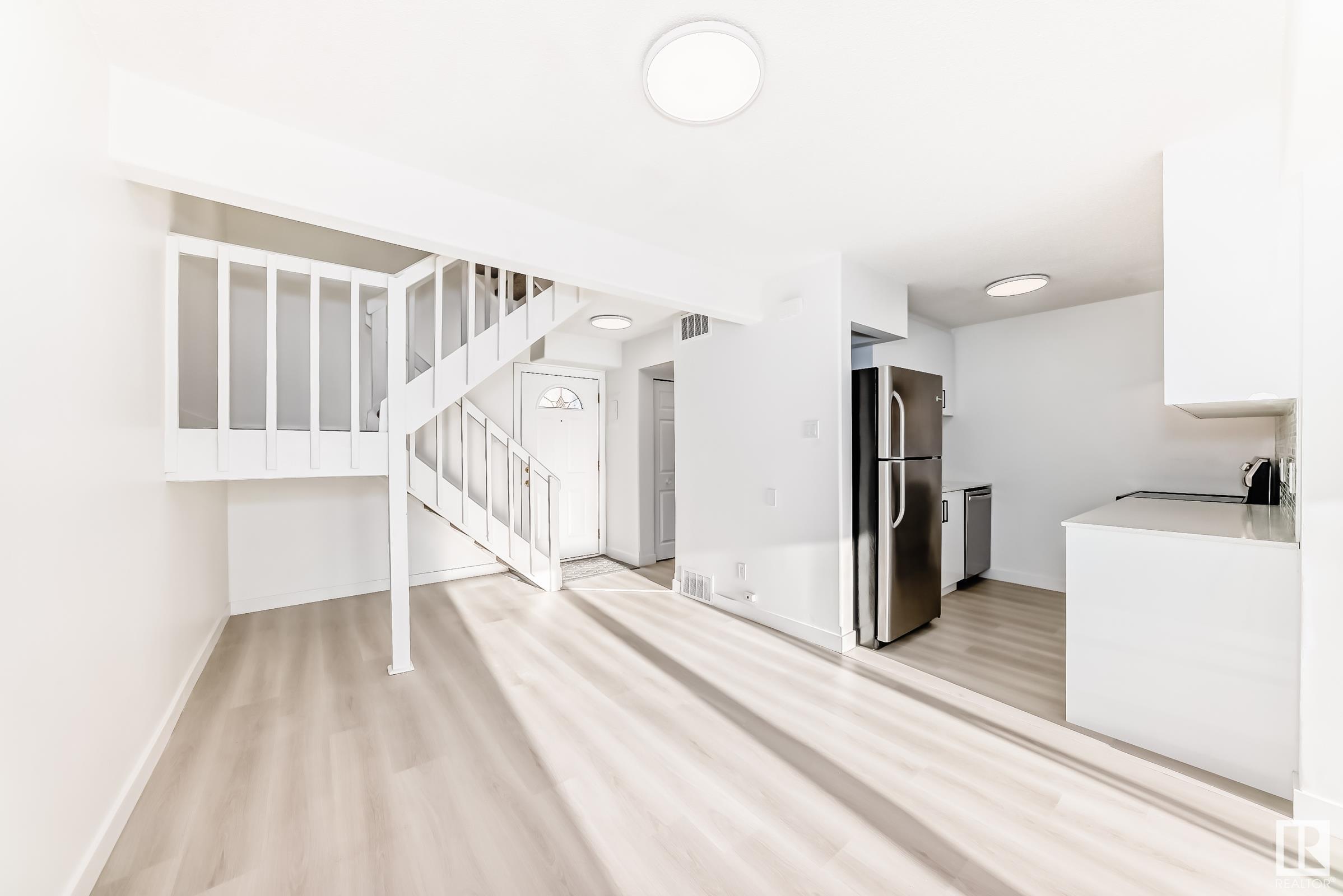      10D MEADOWLARK VG NW , Edmonton,  ,T5R 5X3 ;  Listing Number: MLS E4420316
