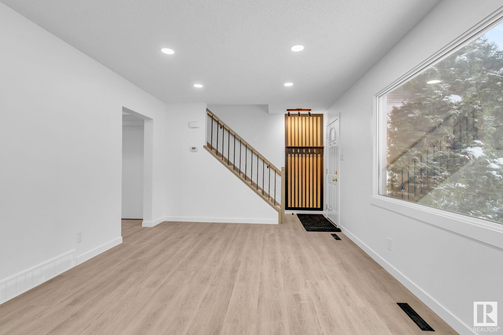      13335 89A ST NW , Edmonton,  ,T5E 3L2 ;  Listing Number: MLS E4420321