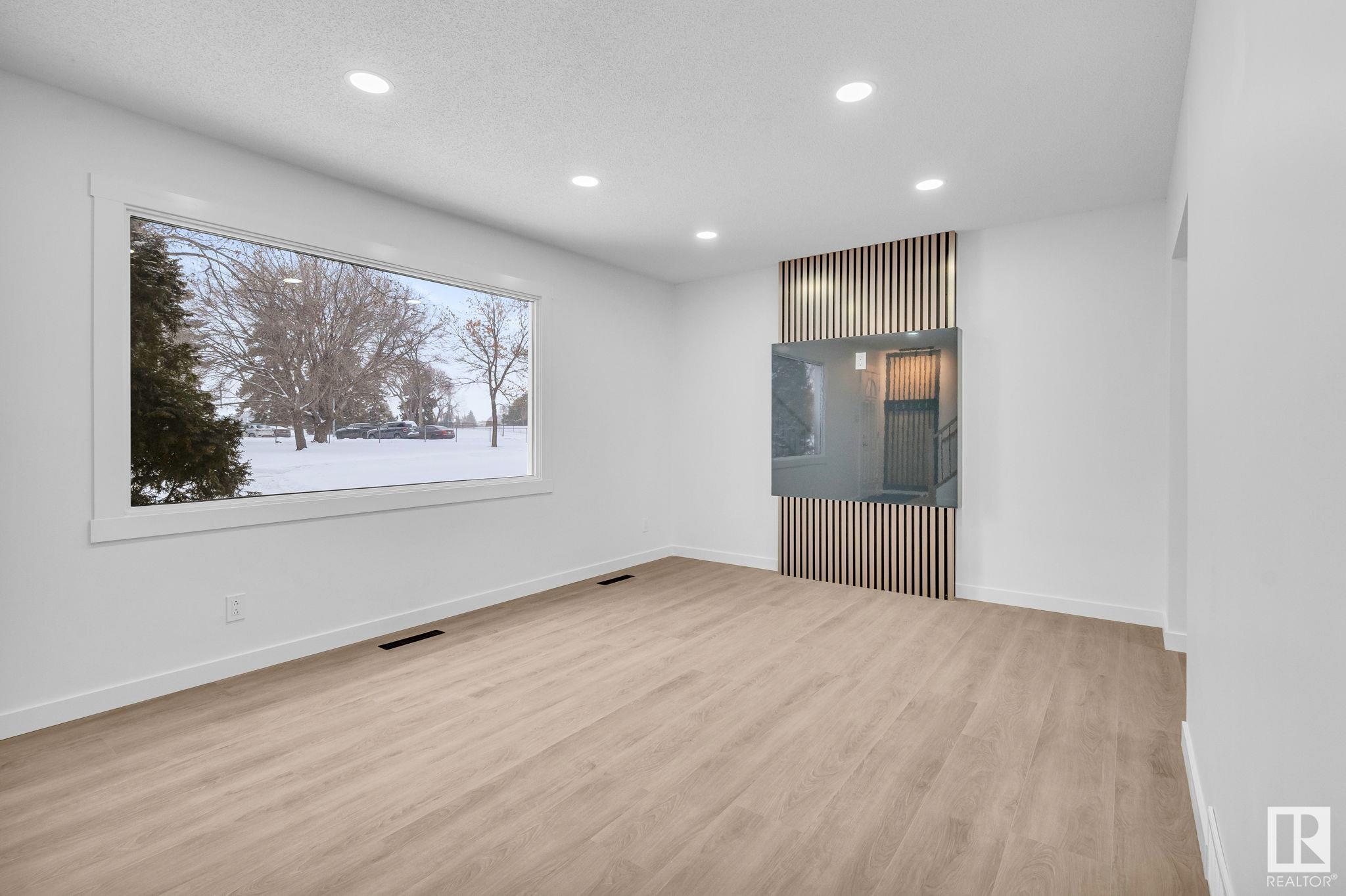      13335 89A ST NW , Edmonton,  ,T5E 3L2 ;  Listing Number: MLS E4420321