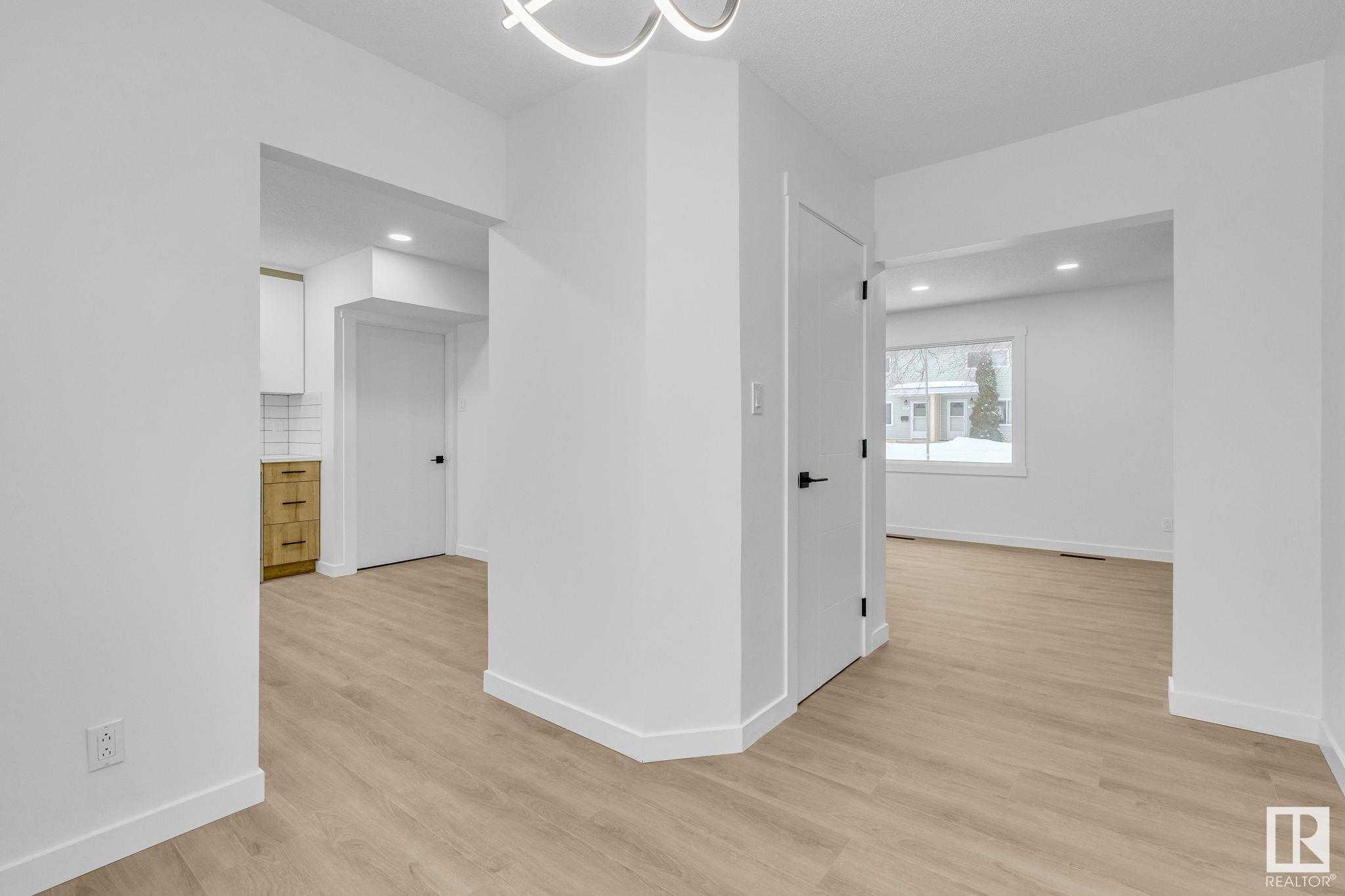      13335 89A ST NW , Edmonton,  ,T5E 3L2 ;  Listing Number: MLS E4420321