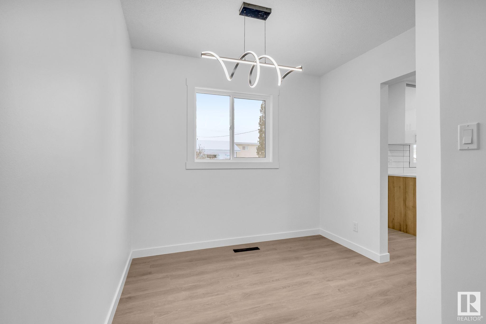      13335 89A ST NW , Edmonton,  ,T5E 3L2 ;  Listing Number: MLS E4420321