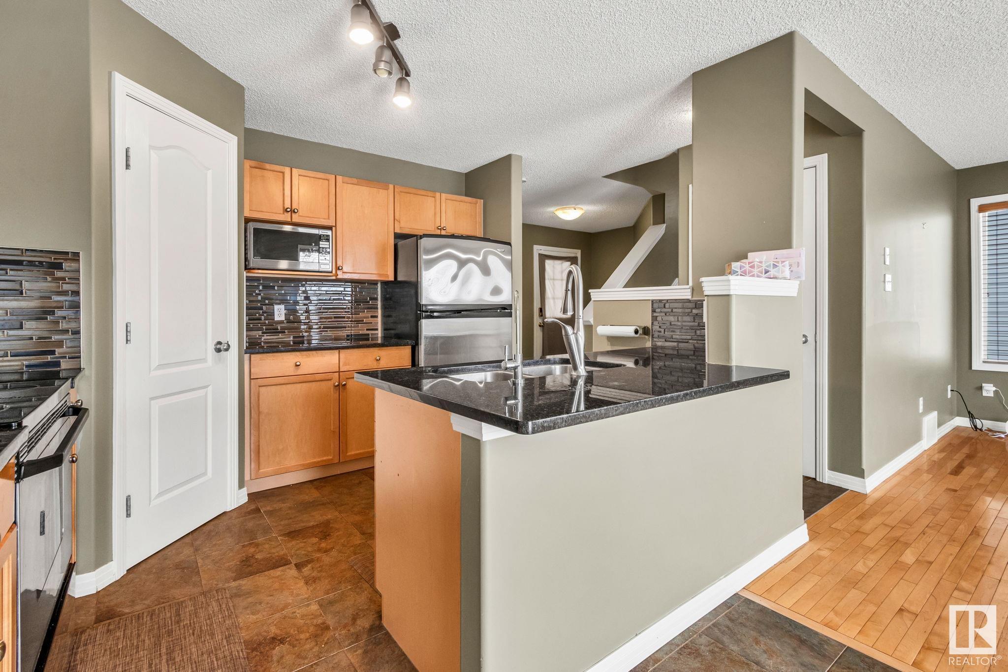      711 89 ST SW SW , Edmonton,  ,T6X 1B9 ;  Listing Number: MLS E4420323