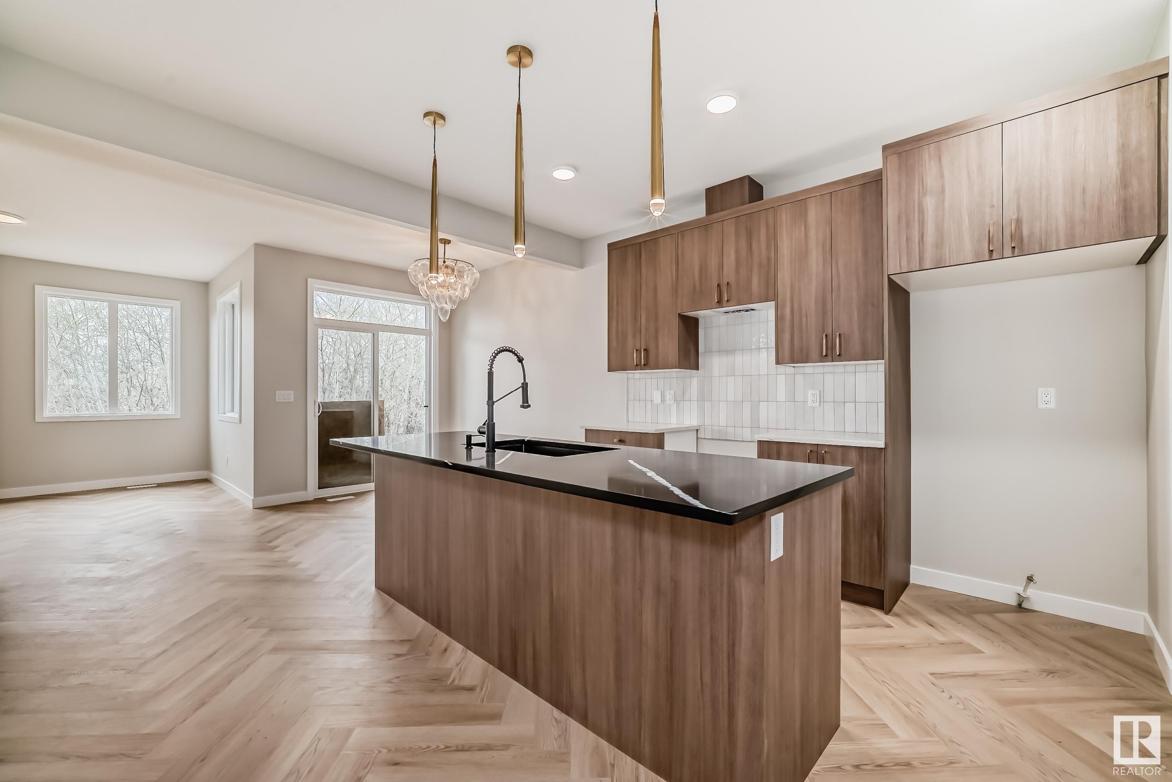      2917 65 ST SW , Edmonton,  ,T6X 3G4 ;  Listing Number: MLS E4420345