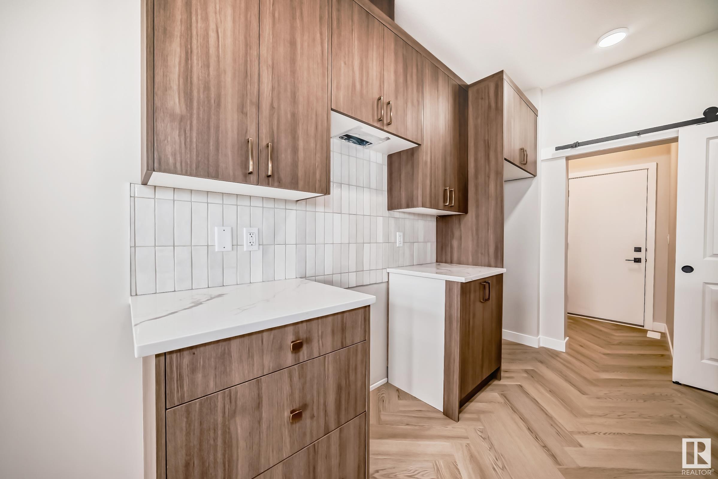      2917 65 ST SW , Edmonton,  ,T6X 3G4 ;  Listing Number: MLS E4420345