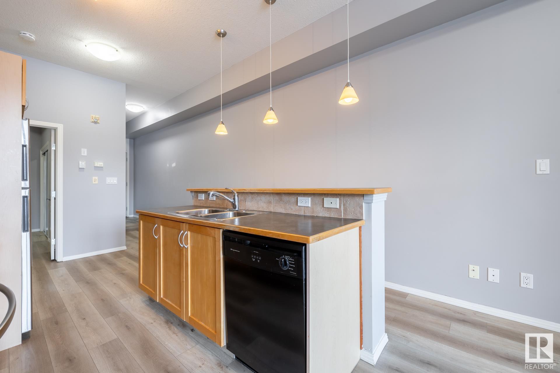      #210 10147 112 ST NW , Edmonton,  ,T5K 1M1 ;  Listing Number: MLS E4420360