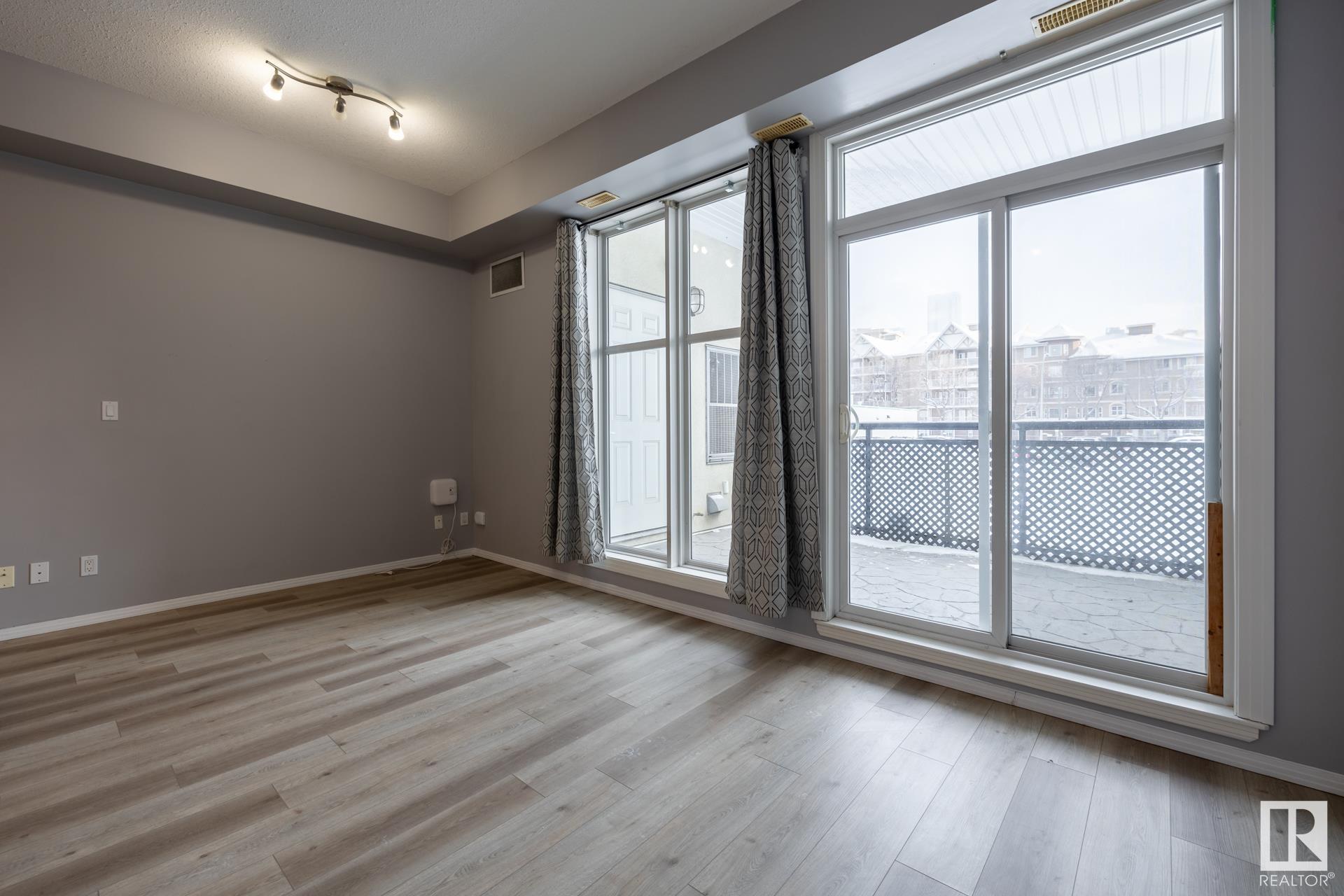     #210 10147 112 ST NW , Edmonton,  ,T5K 1M1 ;  Listing Number: MLS E4420360