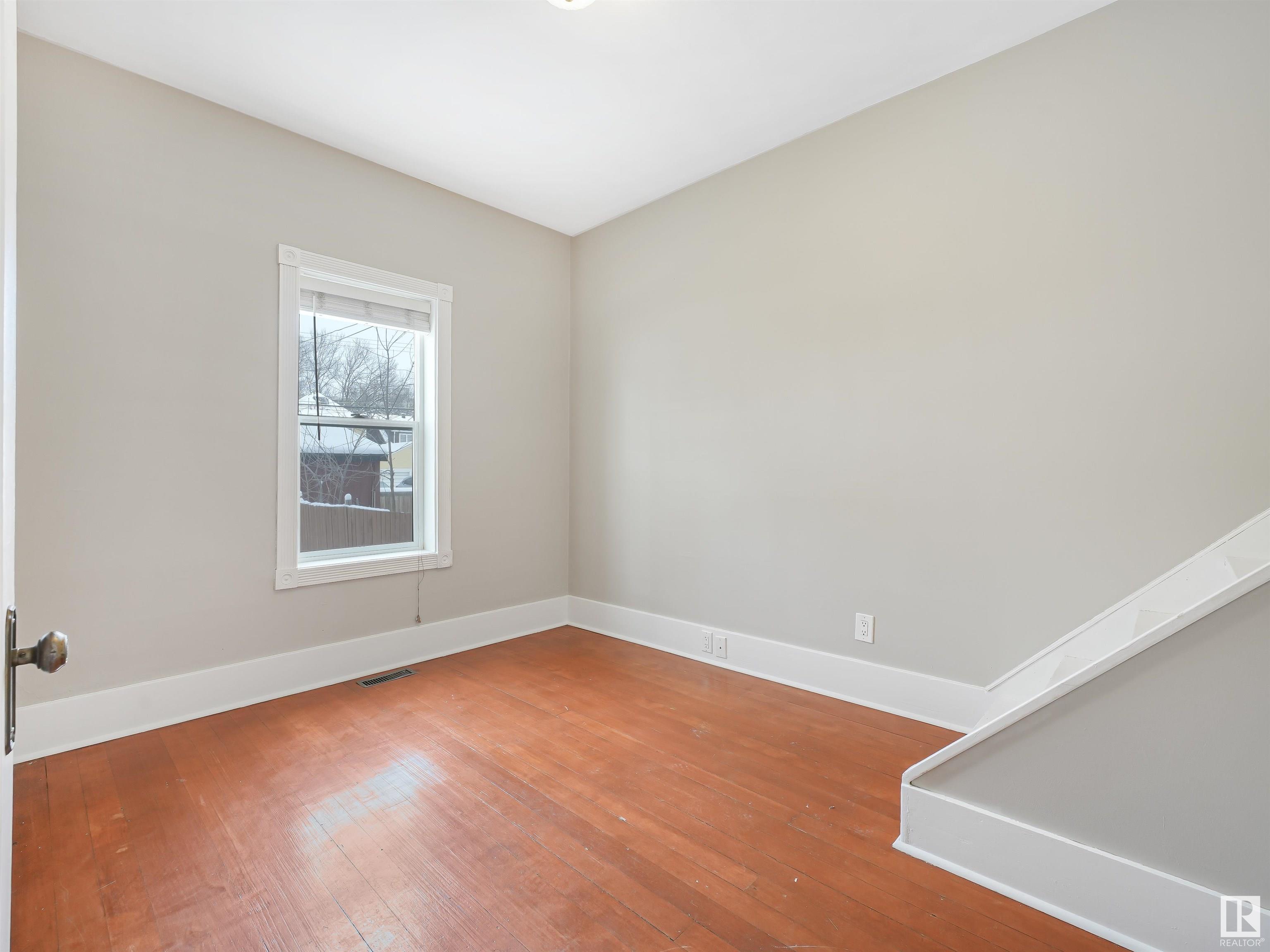     10942 80 AV NW , Edmonton,  ,T6G 0R1 ;  Listing Number: MLS E4420364