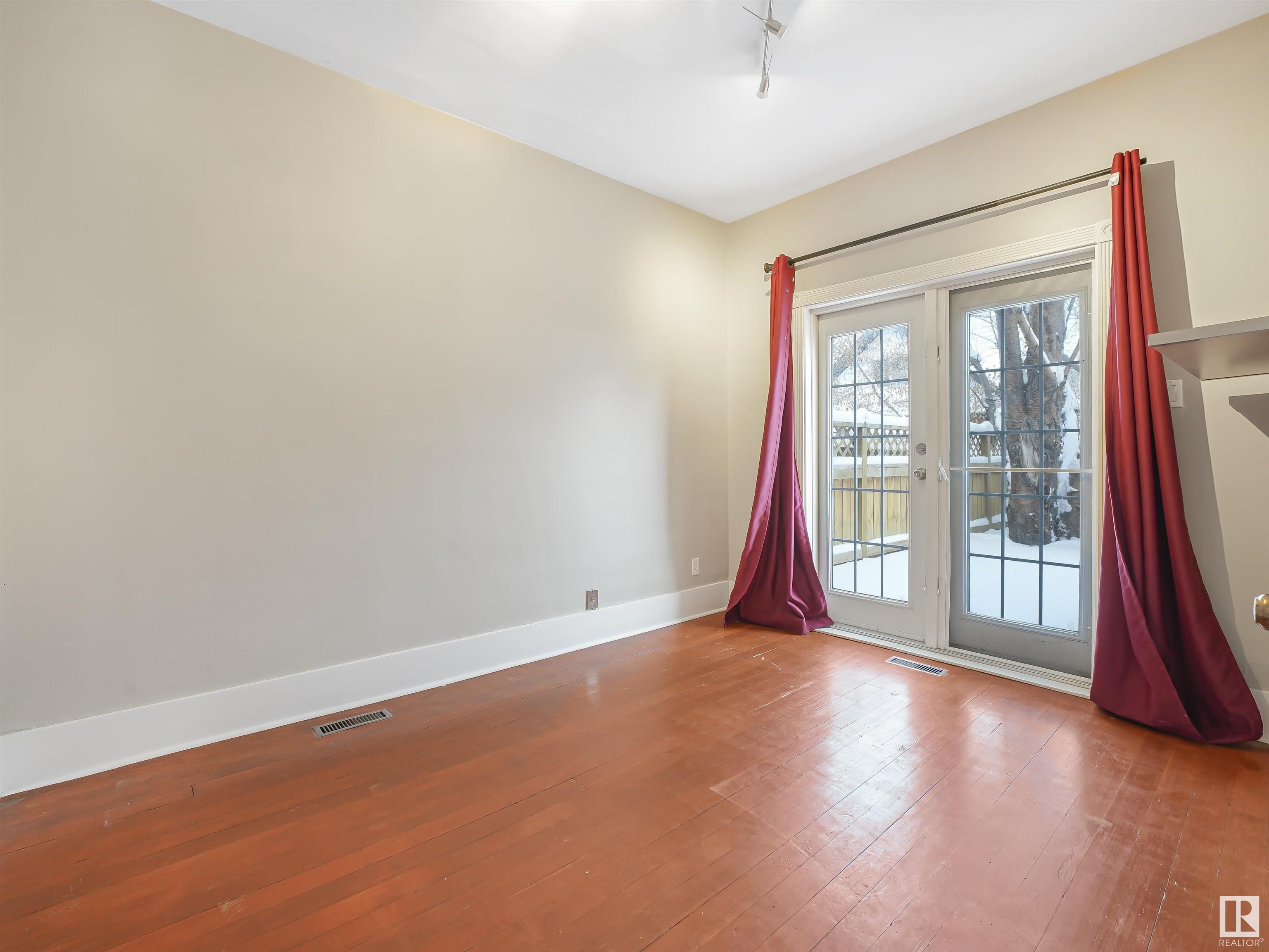      10942 80 AV NW , Edmonton,  ,T6G 0R1 ;  Listing Number: MLS E4420364