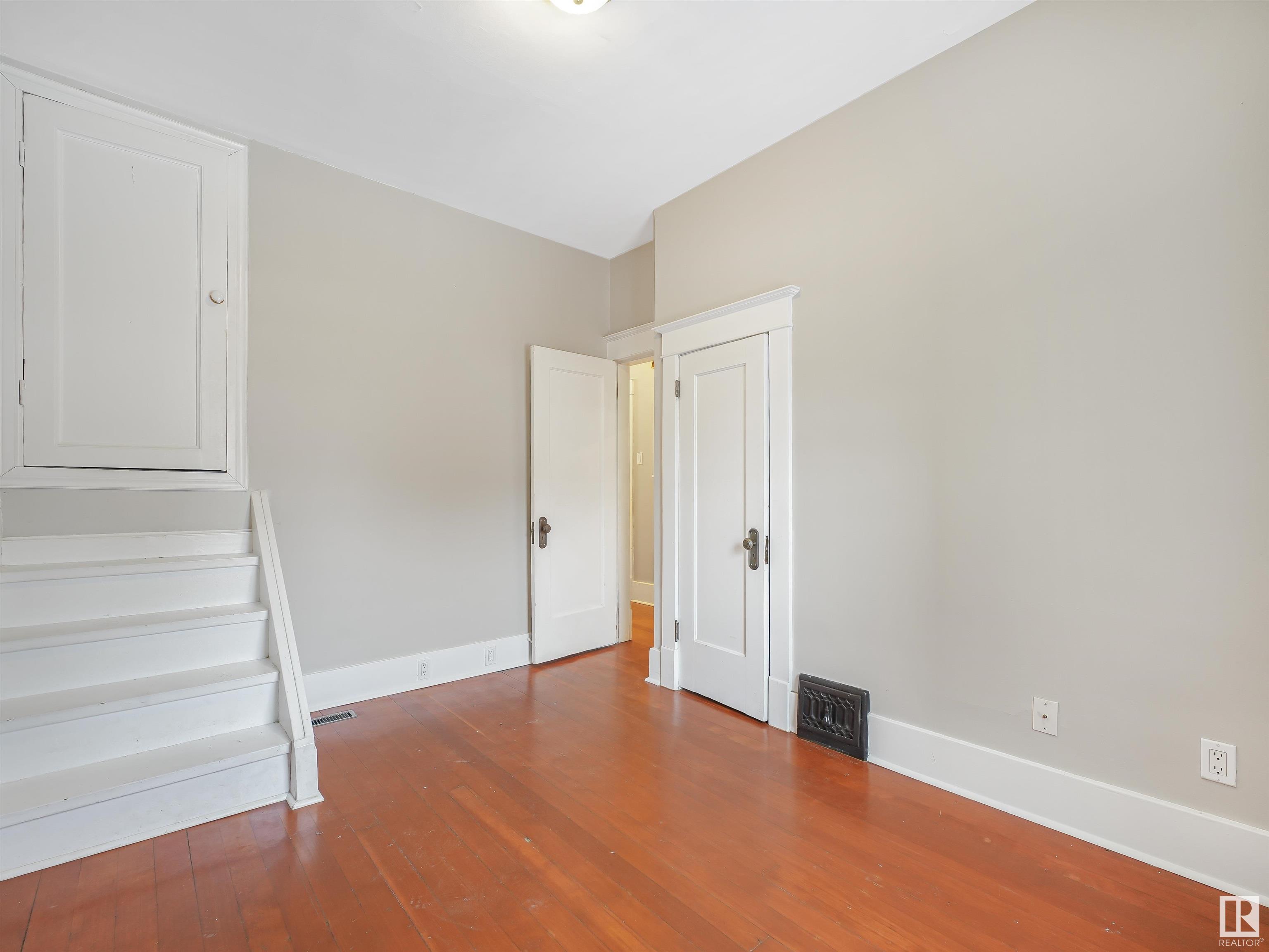      10942 80 AV NW , Edmonton,  ,T6G 0R1 ;  Listing Number: MLS E4420364