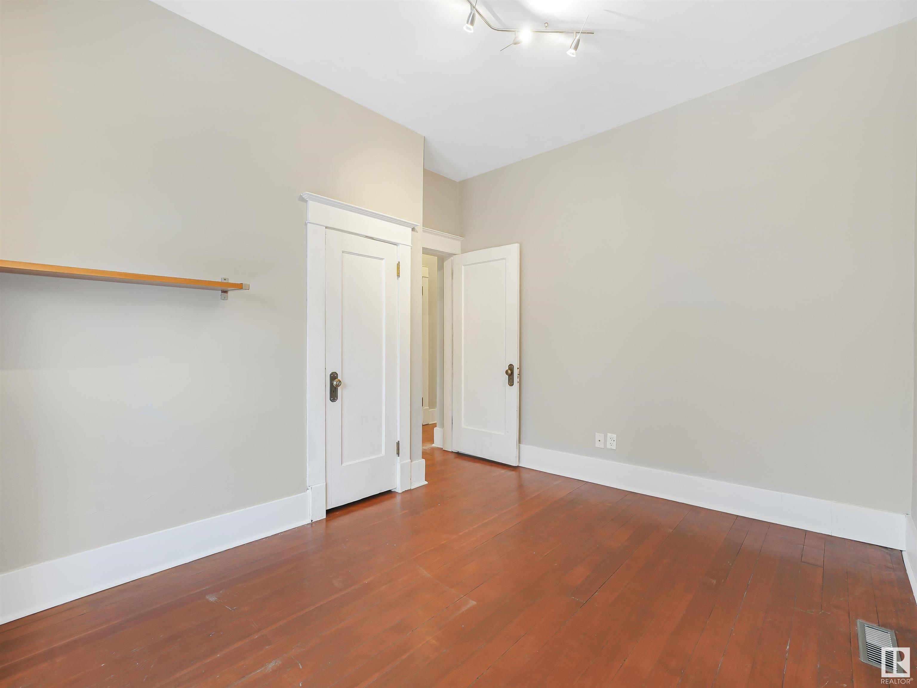      10942 80 AV NW , Edmonton,  ,T6G 0R1 ;  Listing Number: MLS E4420364