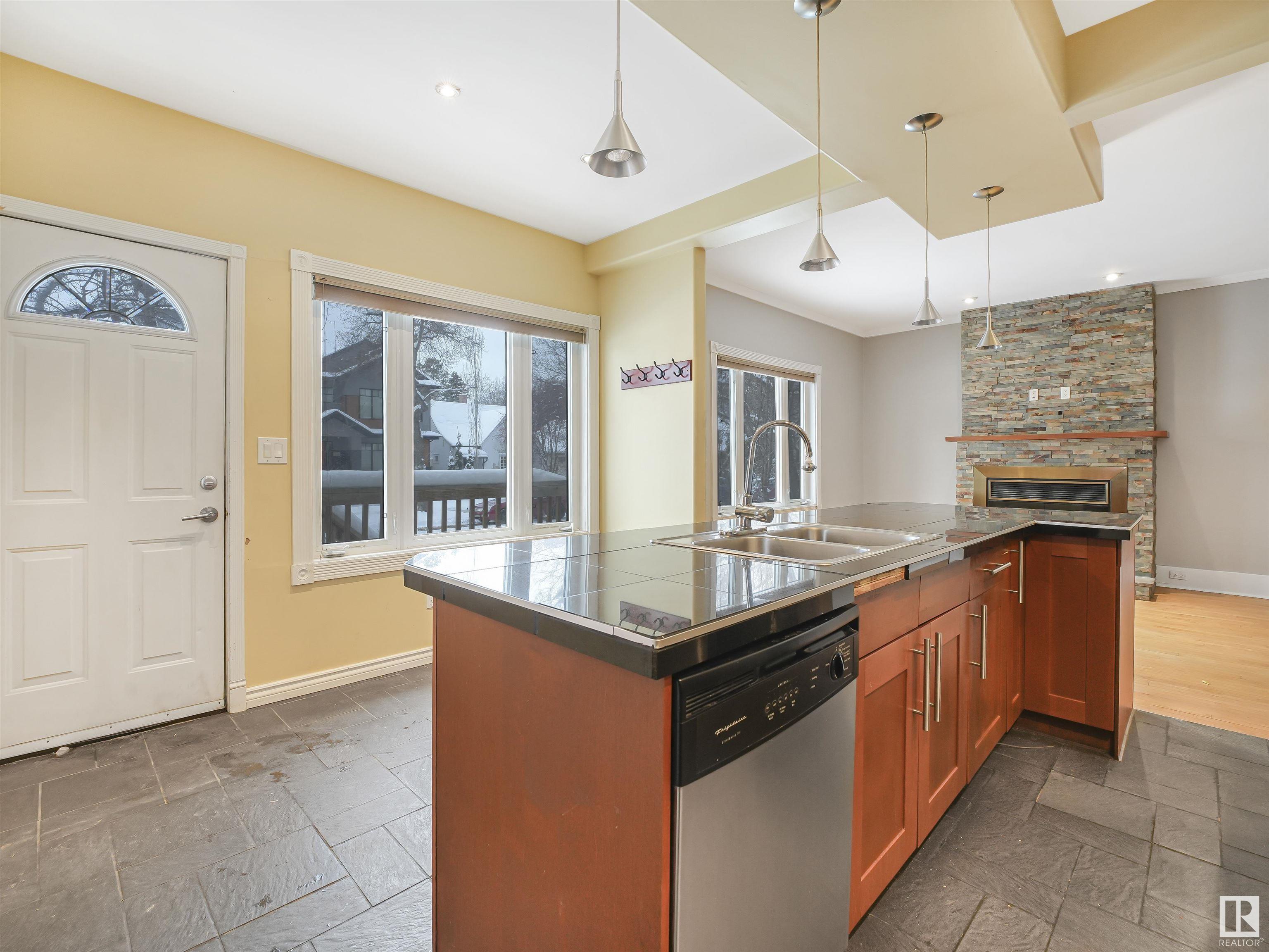      10942 80 AV NW , Edmonton,  ,T6G 0R1 ;  Listing Number: MLS E4420364