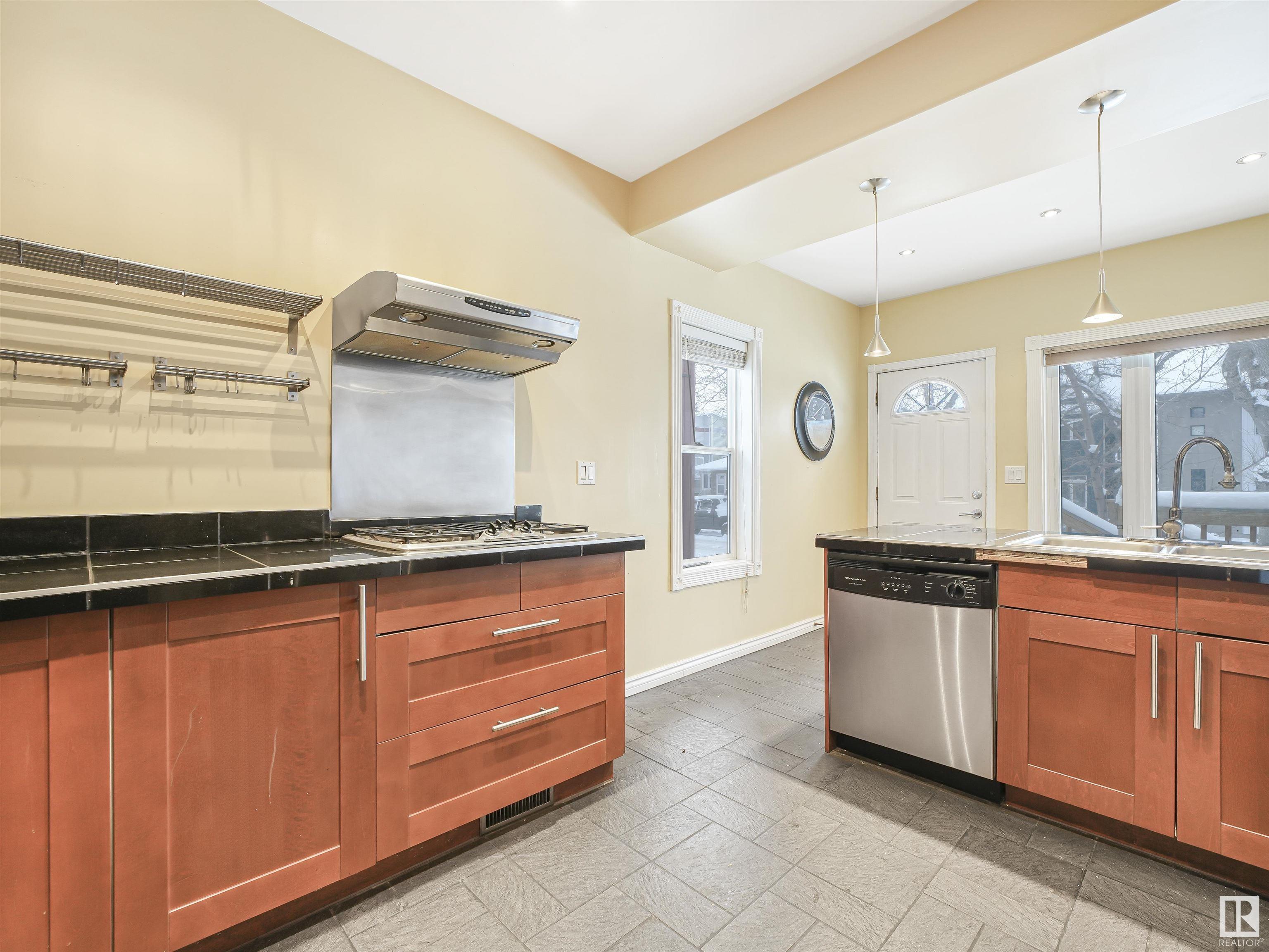      10942 80 AV NW , Edmonton,  ,T6G 0R1 ;  Listing Number: MLS E4420364