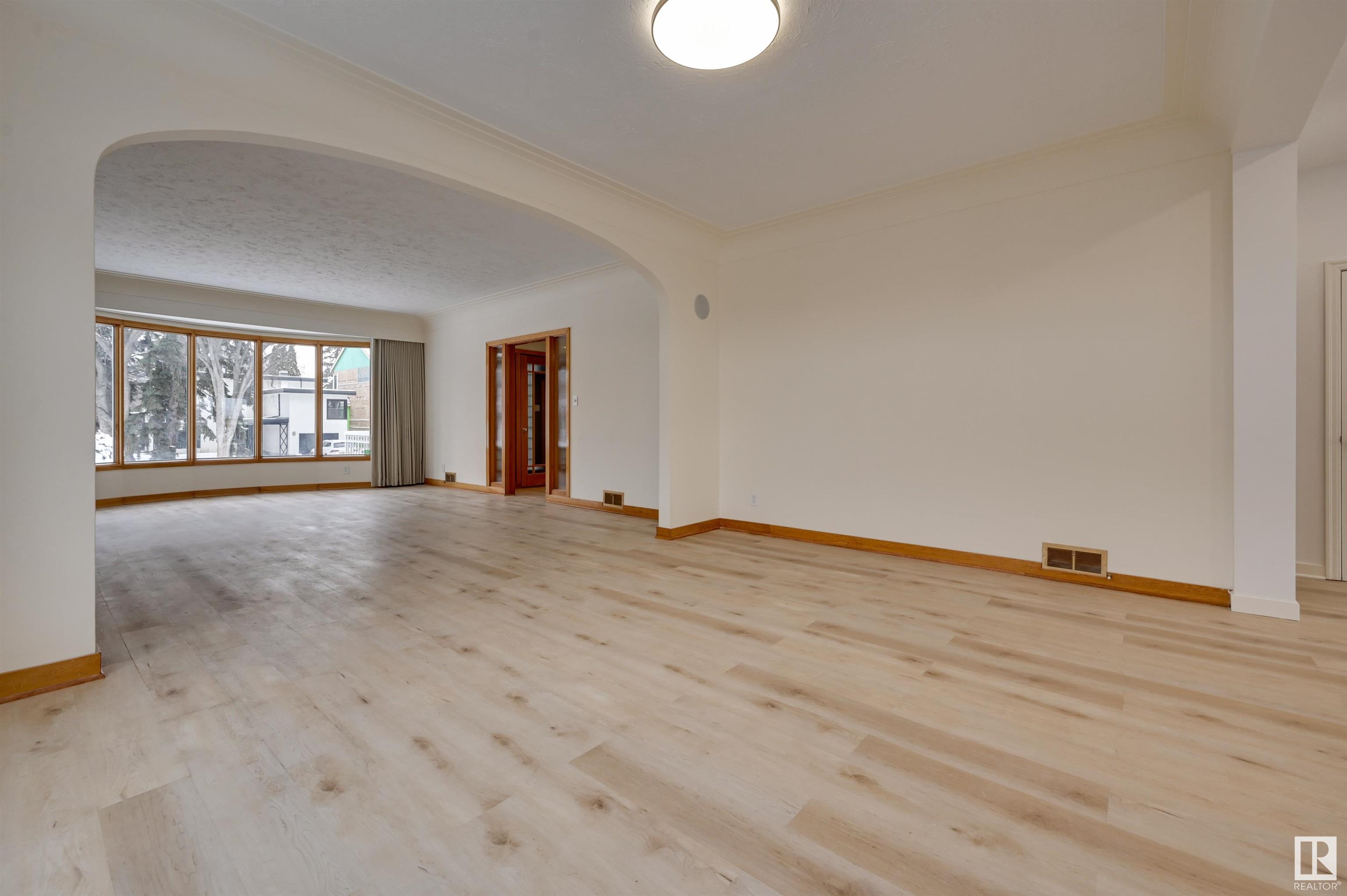      13515 101 AV NW , Edmonton,  ,T5N 0J4 ;  Listing Number: MLS E4420366