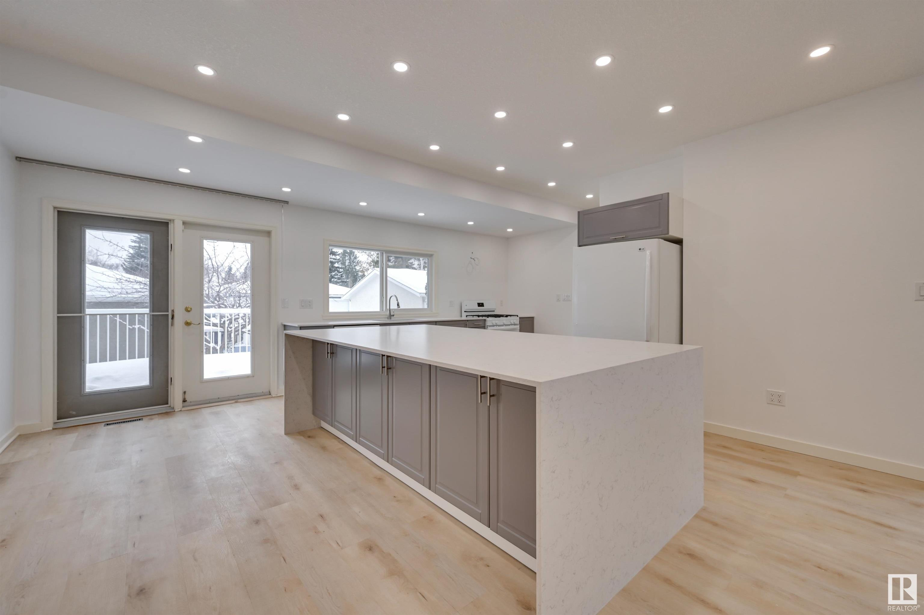      13515 101 AV NW , Edmonton,  ,T5N 0J4 ;  Listing Number: MLS E4420366