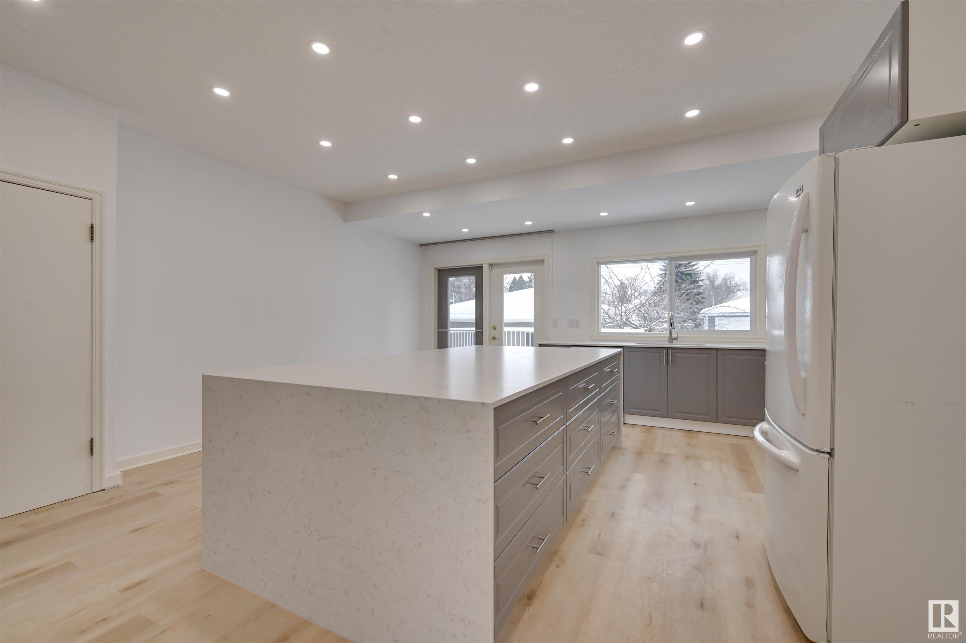      13515 101 AV NW , Edmonton,  ,T5N 0J4 ;  Listing Number: MLS E4420366