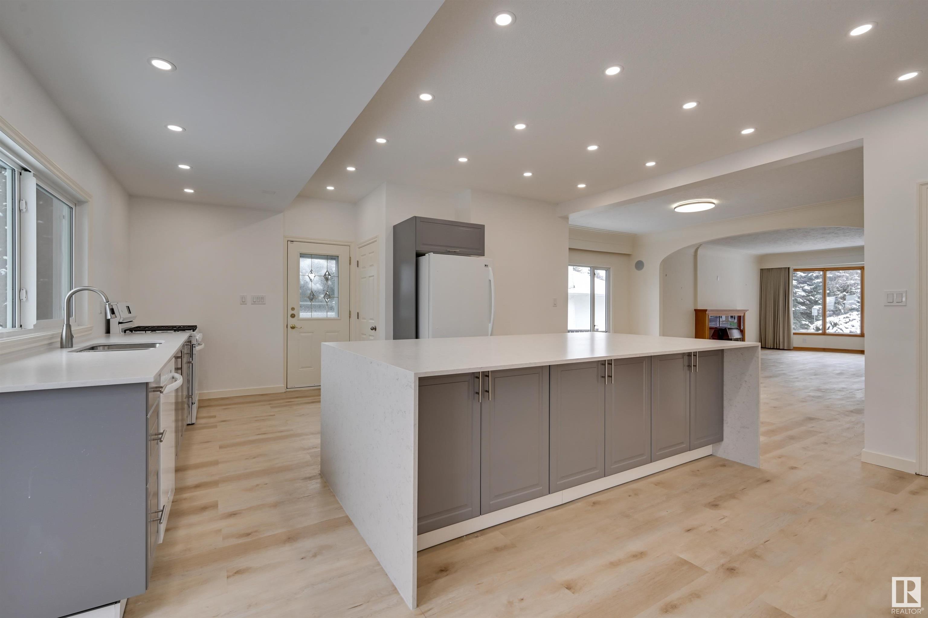      13515 101 AV NW , Edmonton,  ,T5N 0J4 ;  Listing Number: MLS E4420366