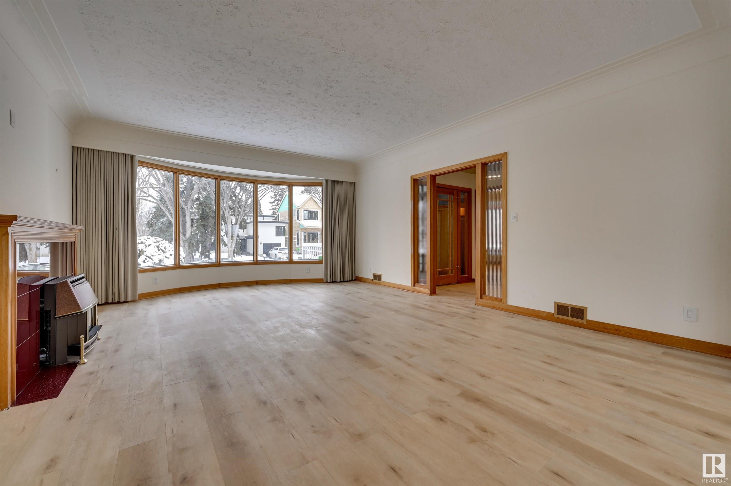      13515 101 AV NW , Edmonton,  ,T5N 0J4 ;  Listing Number: MLS E4420366