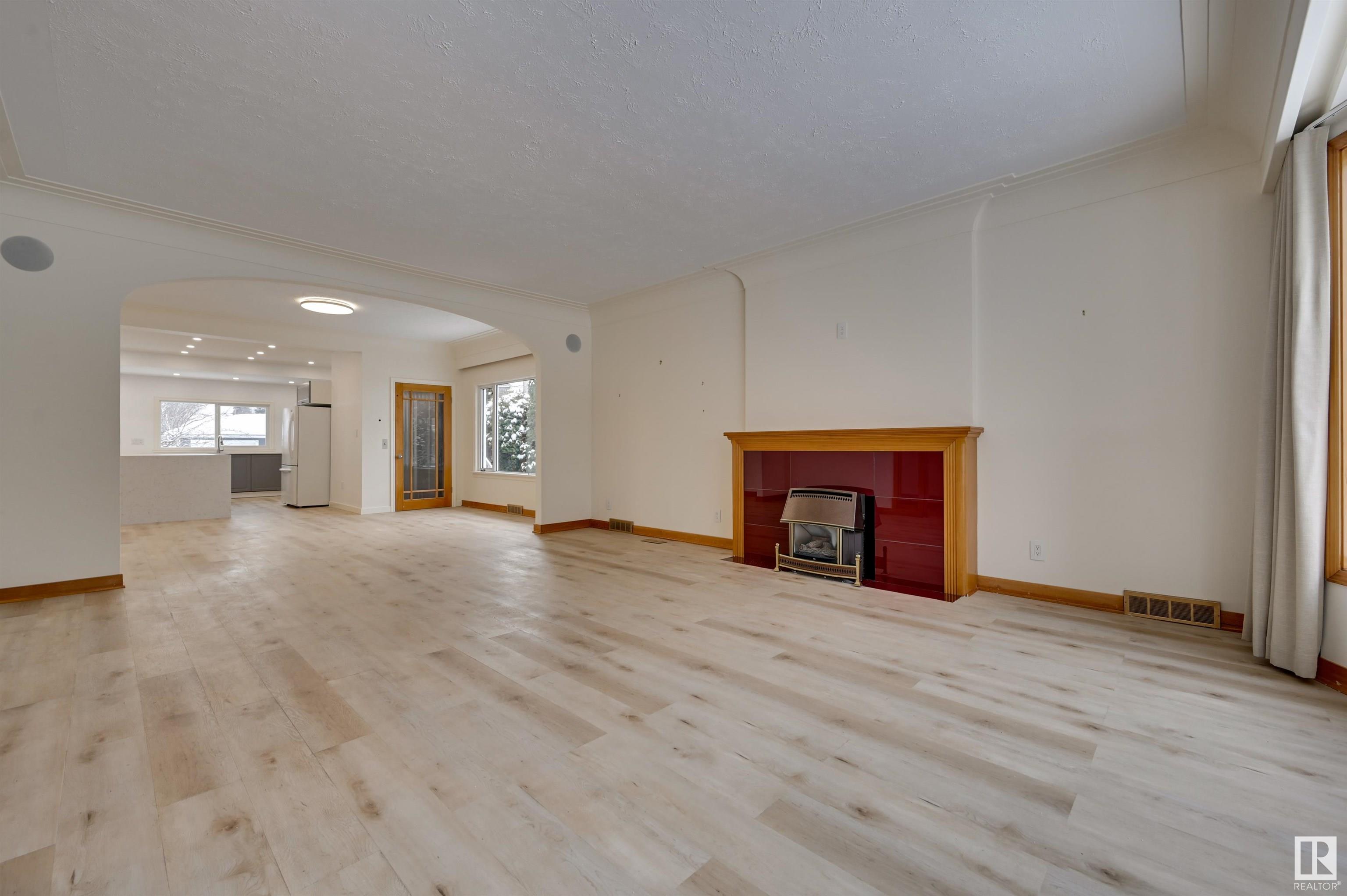      13515 101 AV NW , Edmonton,  ,T5N 0J4 ;  Listing Number: MLS E4420366