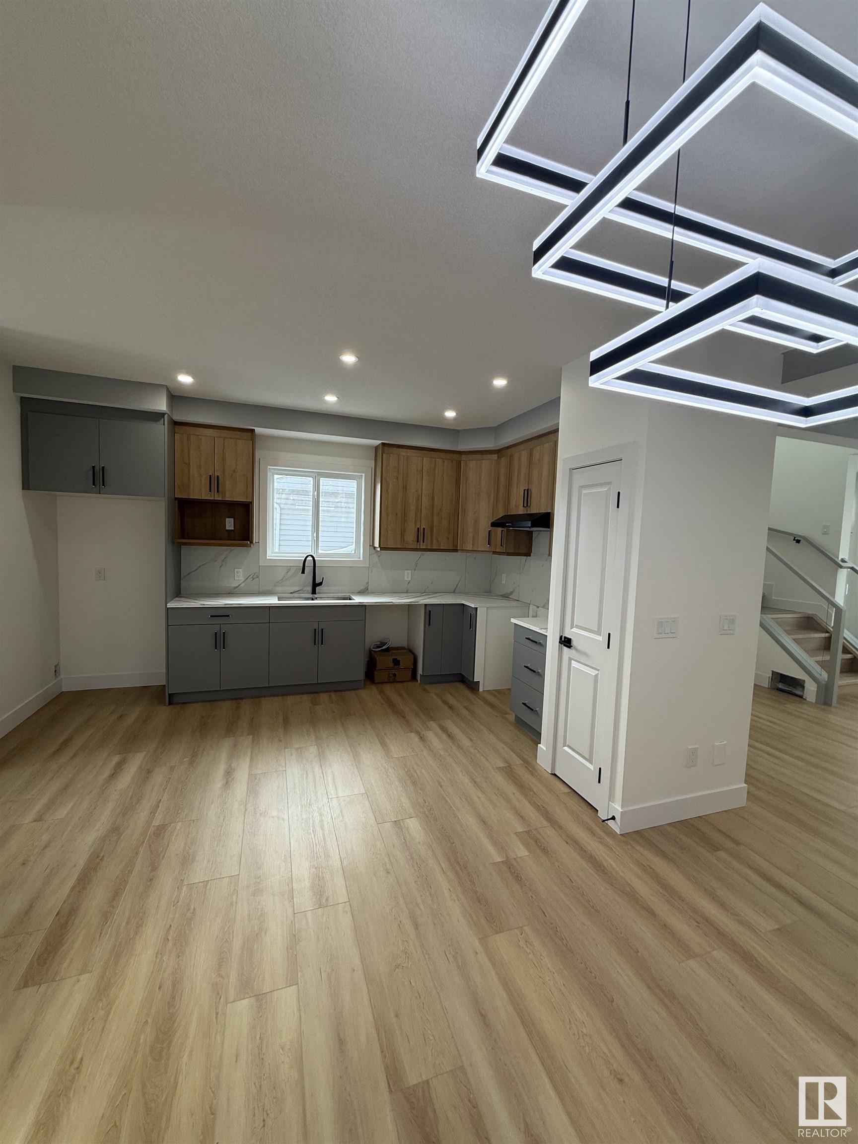      12037 41 ST NW , Edmonton,  ,T5W 2M3 ;  Listing Number: MLS E4420371