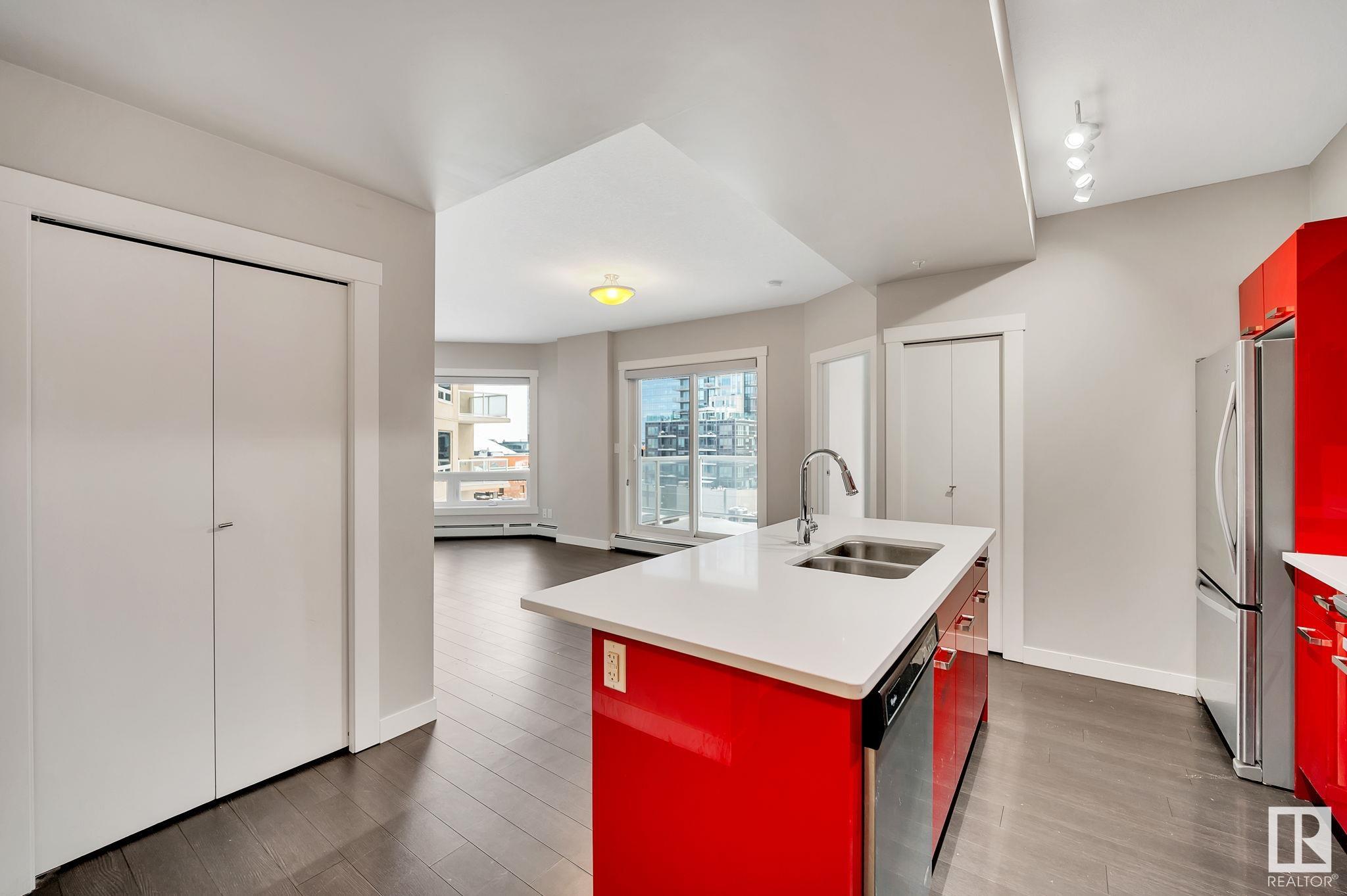      #707 10410 102 AV NW , Edmonton,  ,T5J 0E9 ;  Listing Number: MLS E4420372