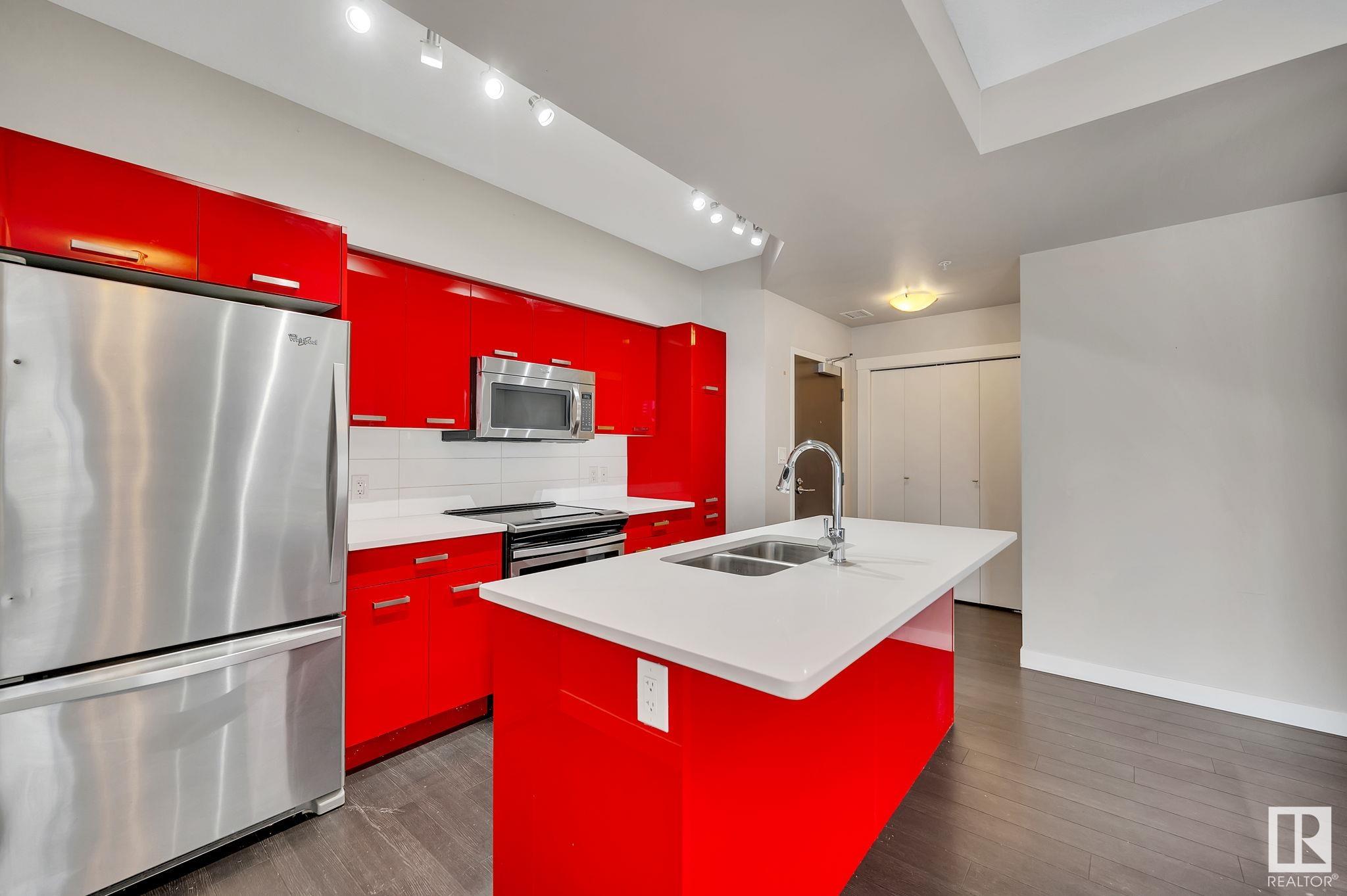      #707 10410 102 AV NW , Edmonton,  ,T5J 0E9 ;  Listing Number: MLS E4420372