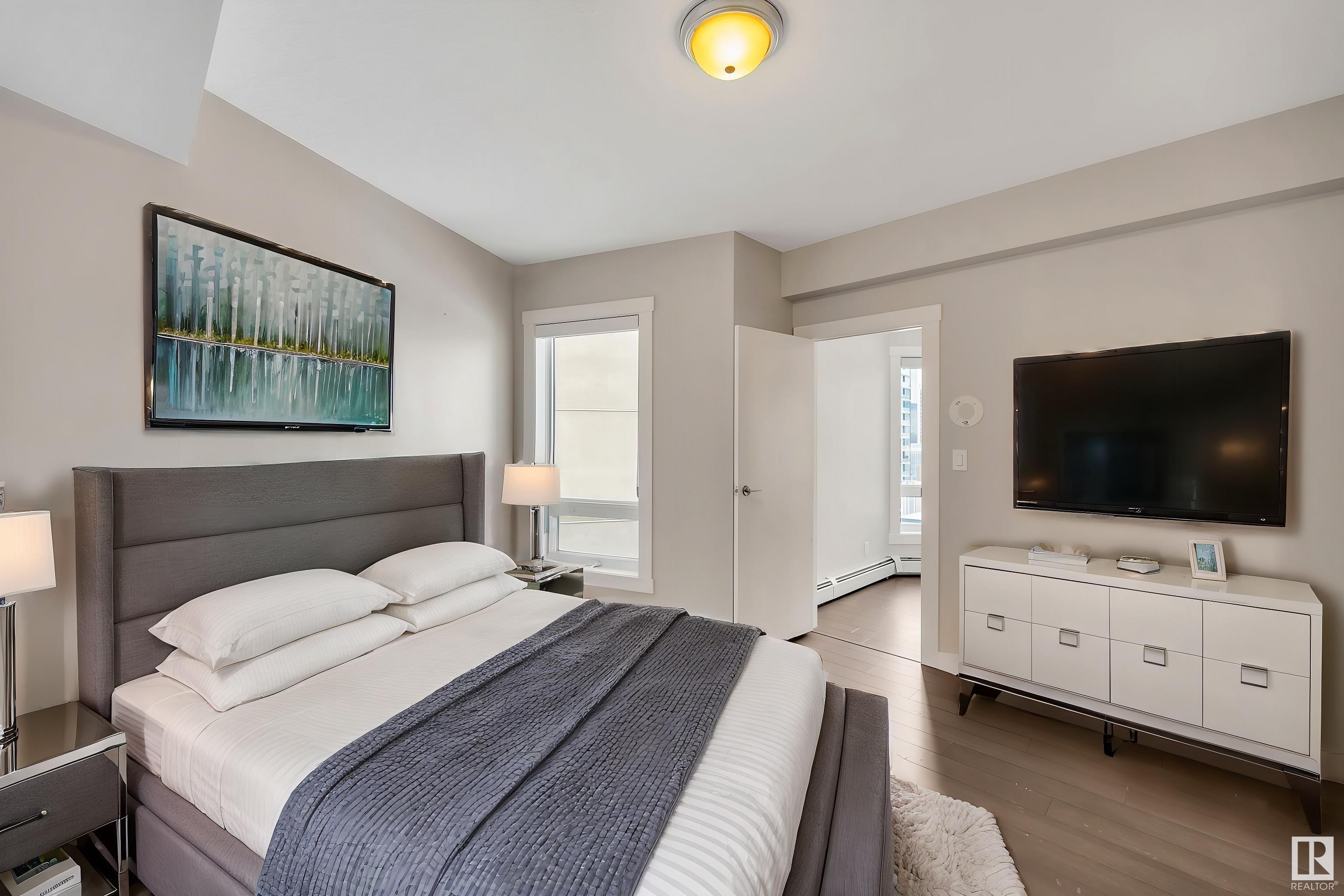      #707 10410 102 AV NW , Edmonton,  ,T5J 0E9 ;  Listing Number: MLS E4420372